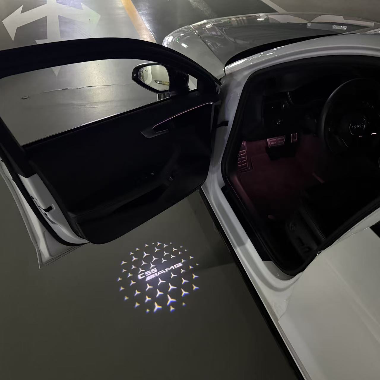 MERCEDES BENZ C55 AMG LOGO PROJECTOT LIGHTS  (quantity 1 = 1 set /2 door lights with 2 logo films)Nr.02M302