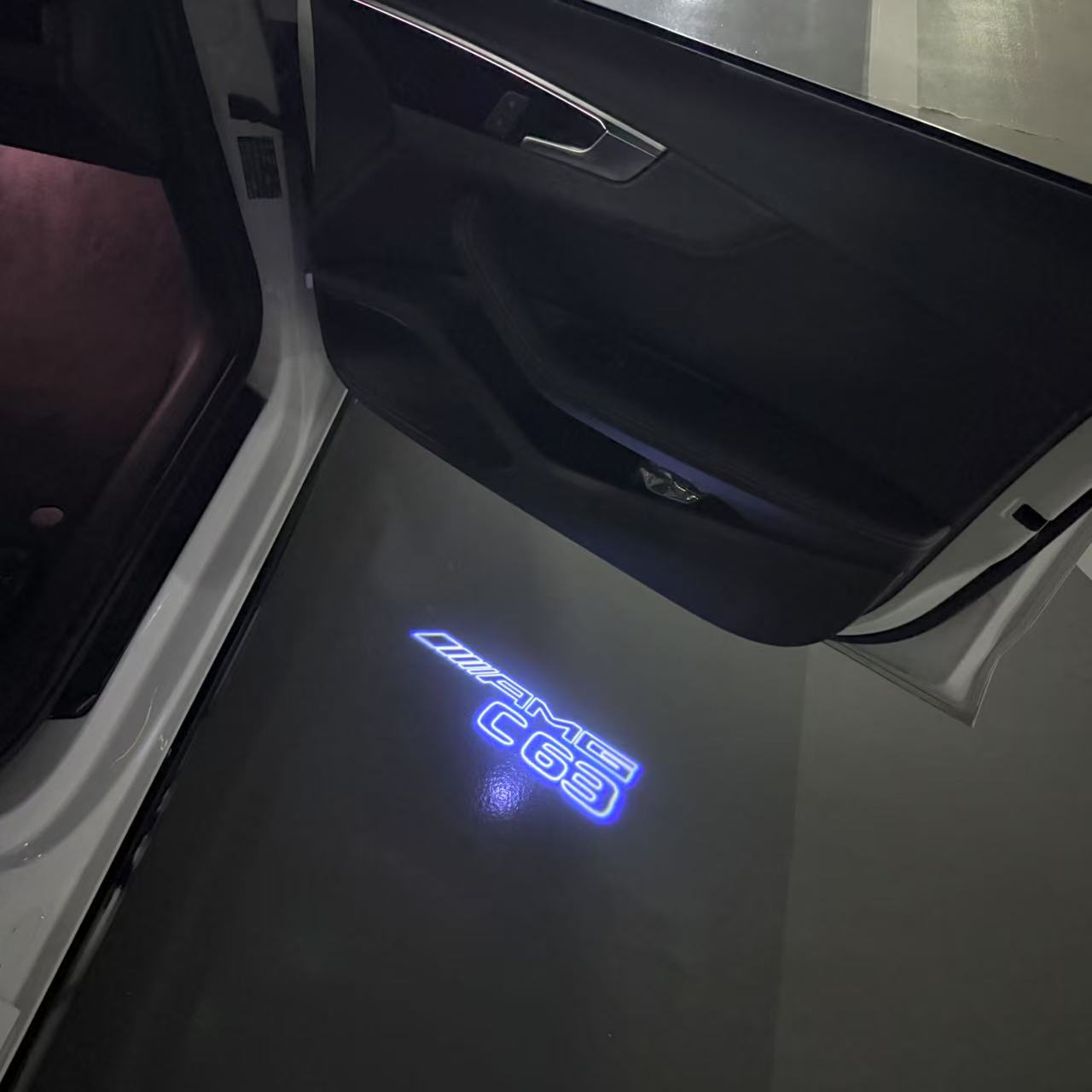 MERCEDES BENZ C63 AMG LOGO PROJECTOT LIGHTS  (quantity 1 = 1 set /2 door lights with 2 logo films)Nr.02M293