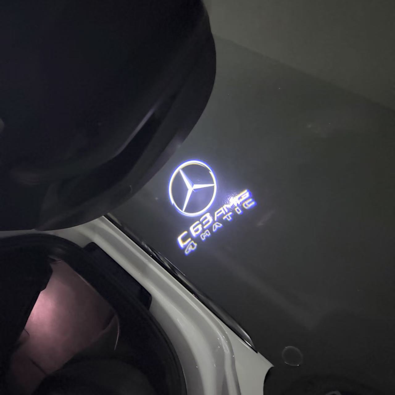 MERCEDES BENZ C63 AMG LOGO PROJECTOT LIGHTS  (quantity 1 = 1 set /2 door lights with 2 logo films)Nr.02M294