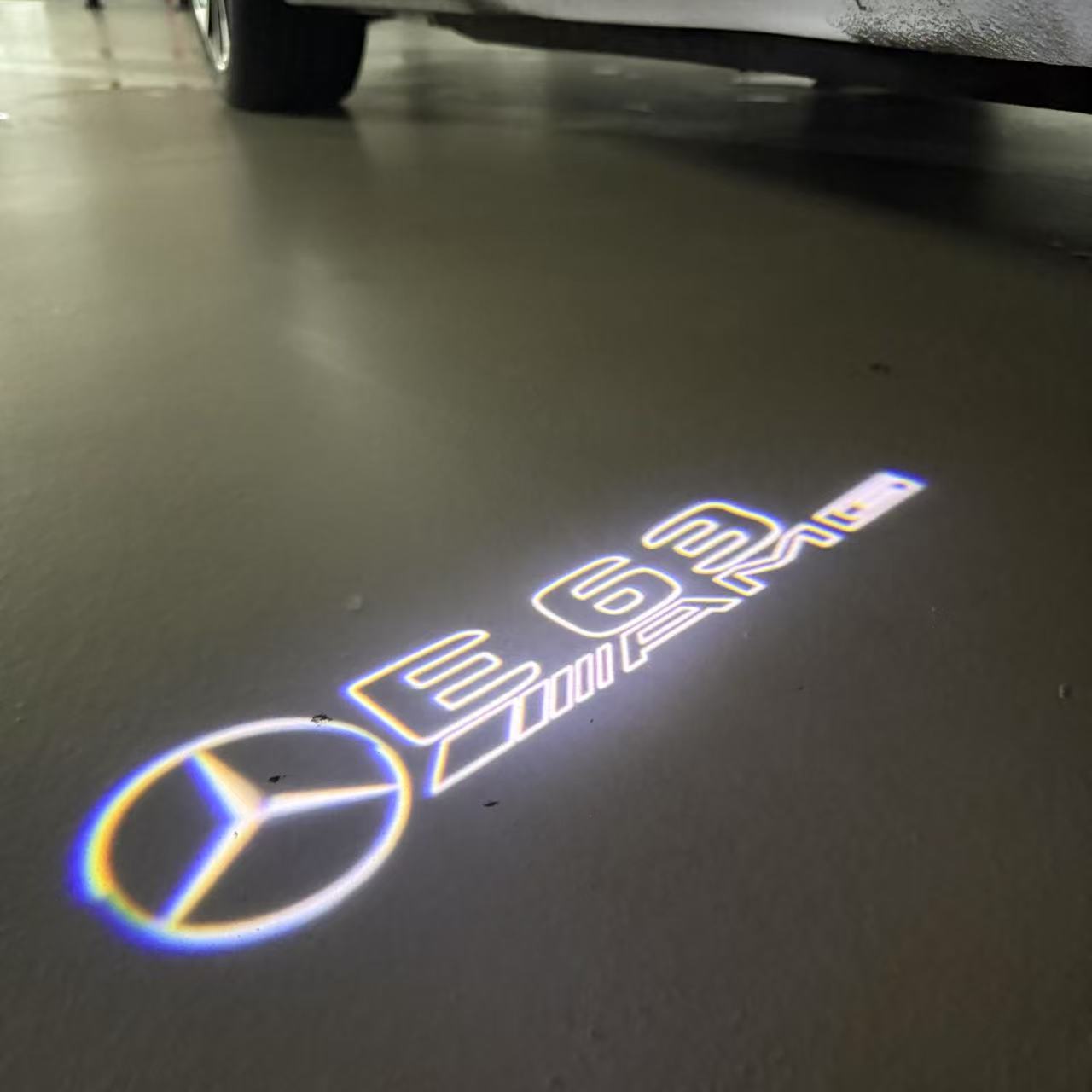 MERCEDES BENZ E63 AMG LOGO PROJECTOT LIGHTS  (quantity 1 = 1 set /2 door lights with 2 logo films)Nr.02M312