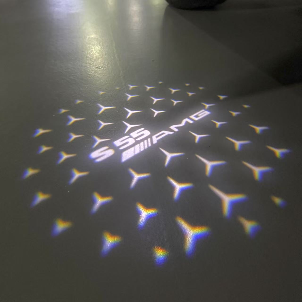 MERCEDES BENZ S55 AMG LOGO PROJECTOT LIGHTS  (quantity 1 = 1 set /2 door lights with 2 logo films)Nr.02M321