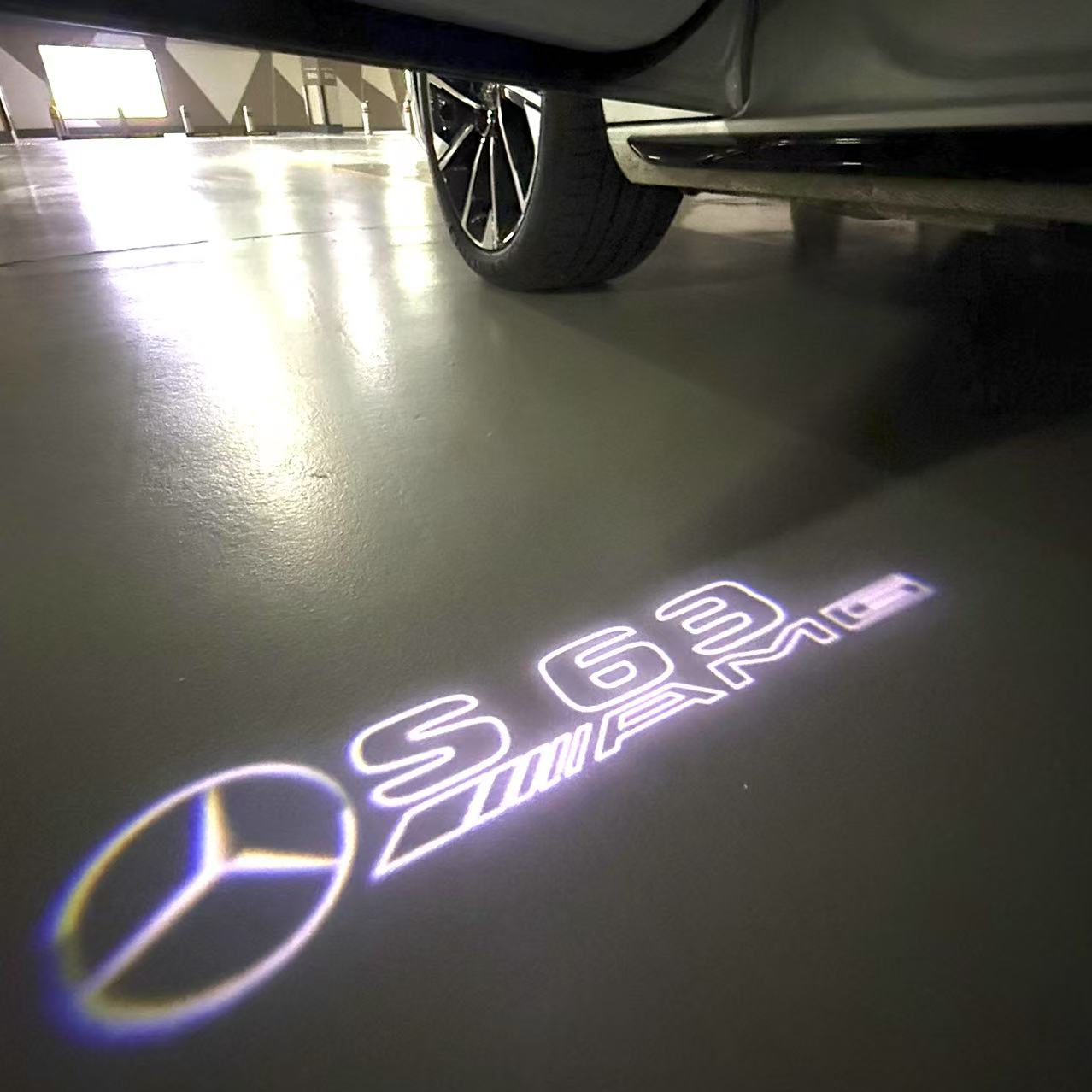MERCEDES BENZ S63 AMG LOGO PROJECTOT LIGHTS  (quantity 1 = 1 set /2 door lights with 2 logo films)Nr.02M326