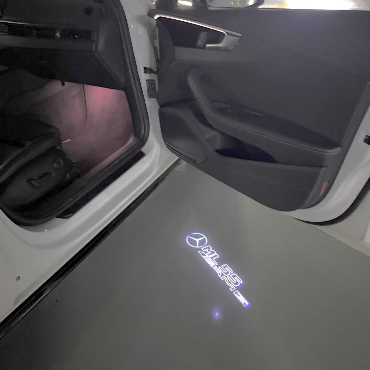 MERCEDES BENZ ML55 AMG LOGO PROJECTOT LIGHTS  (quantity 1 = 1 set /2 door lights with 2 logo films)Nr.02M385