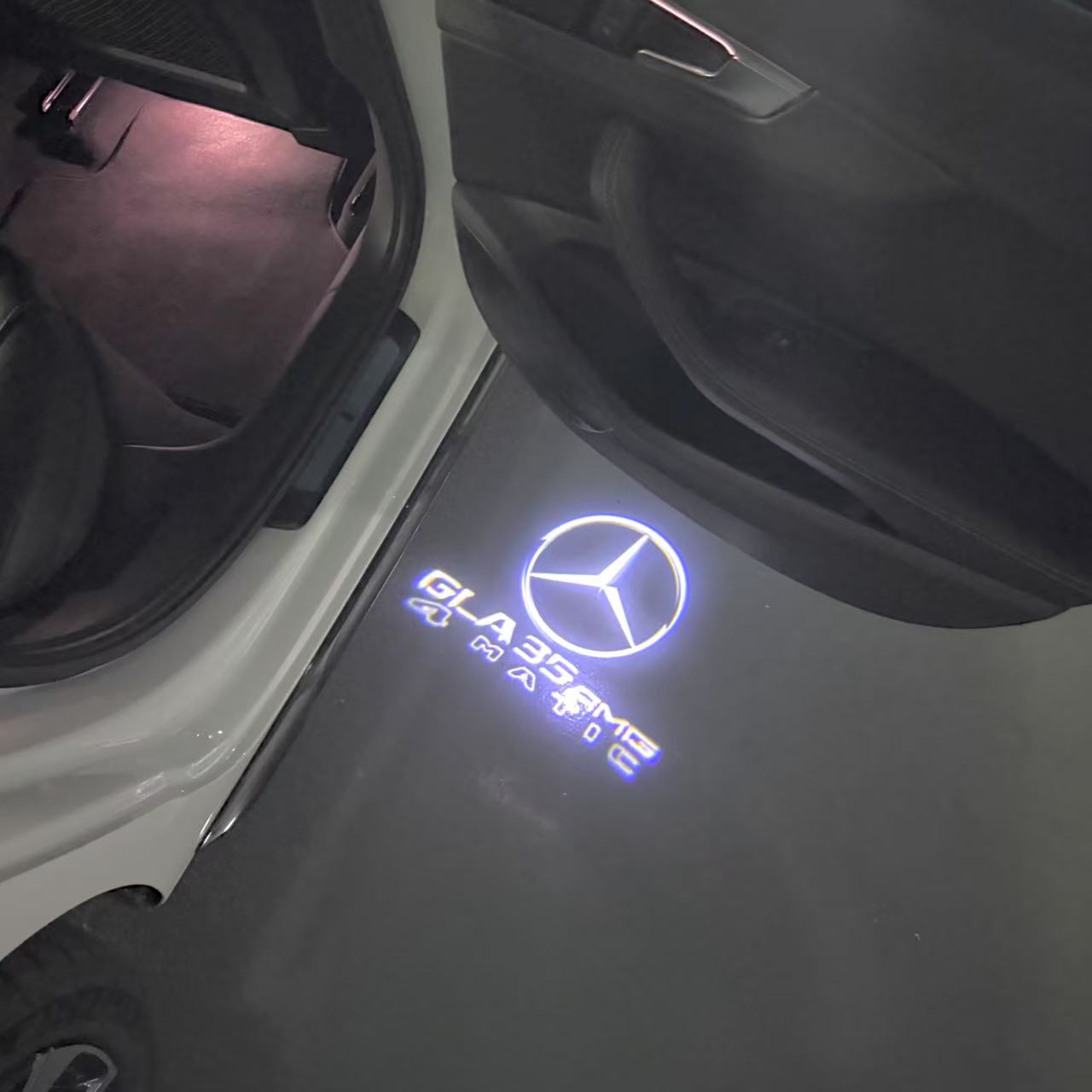 MERCEDES BENZ GLA35 AMG LOGO PROJECTOT LIGHTS  (quantity 1 = 1 set /2 door lights with 2 logo films)Nr.02M339