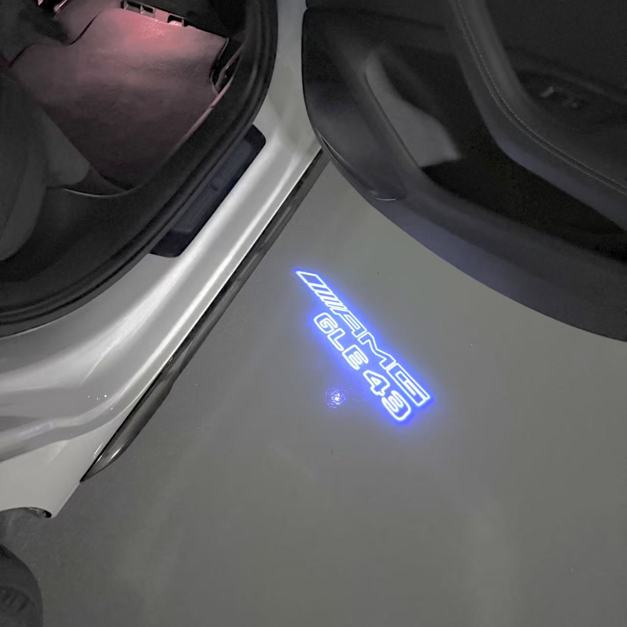 MERCEDES BENZ GLE43 AMG LOGO PROJECTOT LIGHTS  (quantity 1 = 1 set /2 door lights with 2 logo films)Nr.02M363