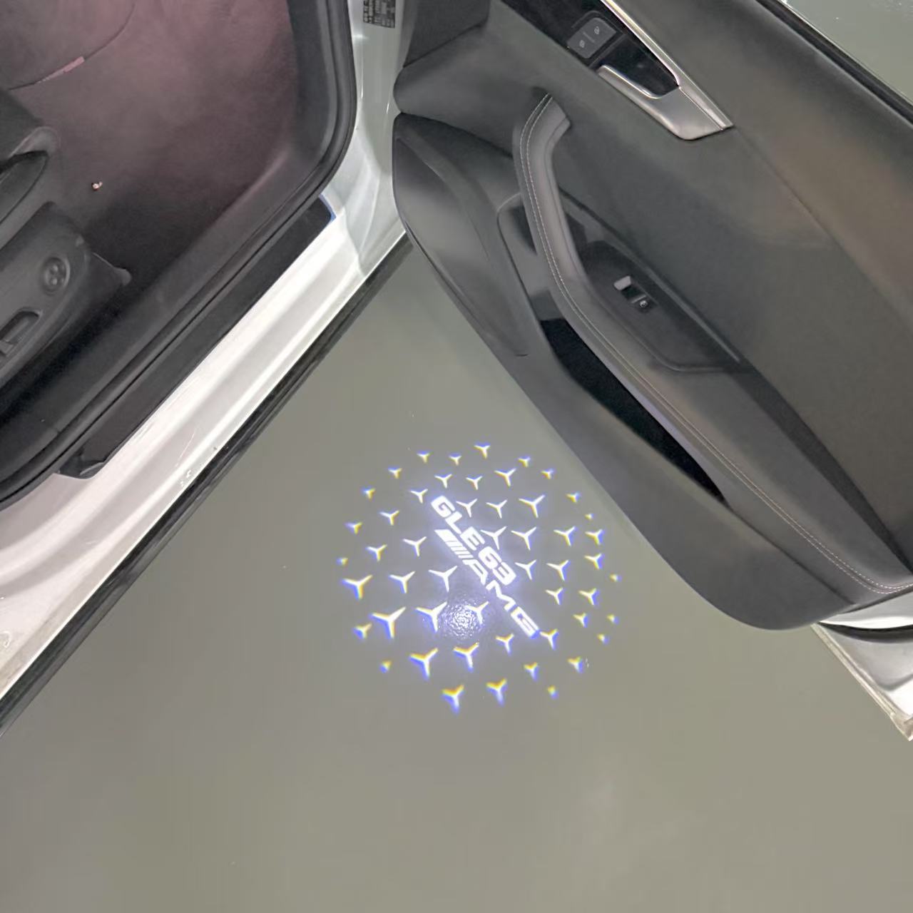 MERCEDES BENZ GLE63 AMG LOGO PROJECTOT LIGHTS  (quantity 1 = 1 set /2 door lights with 2 logo films)Nr.02M375