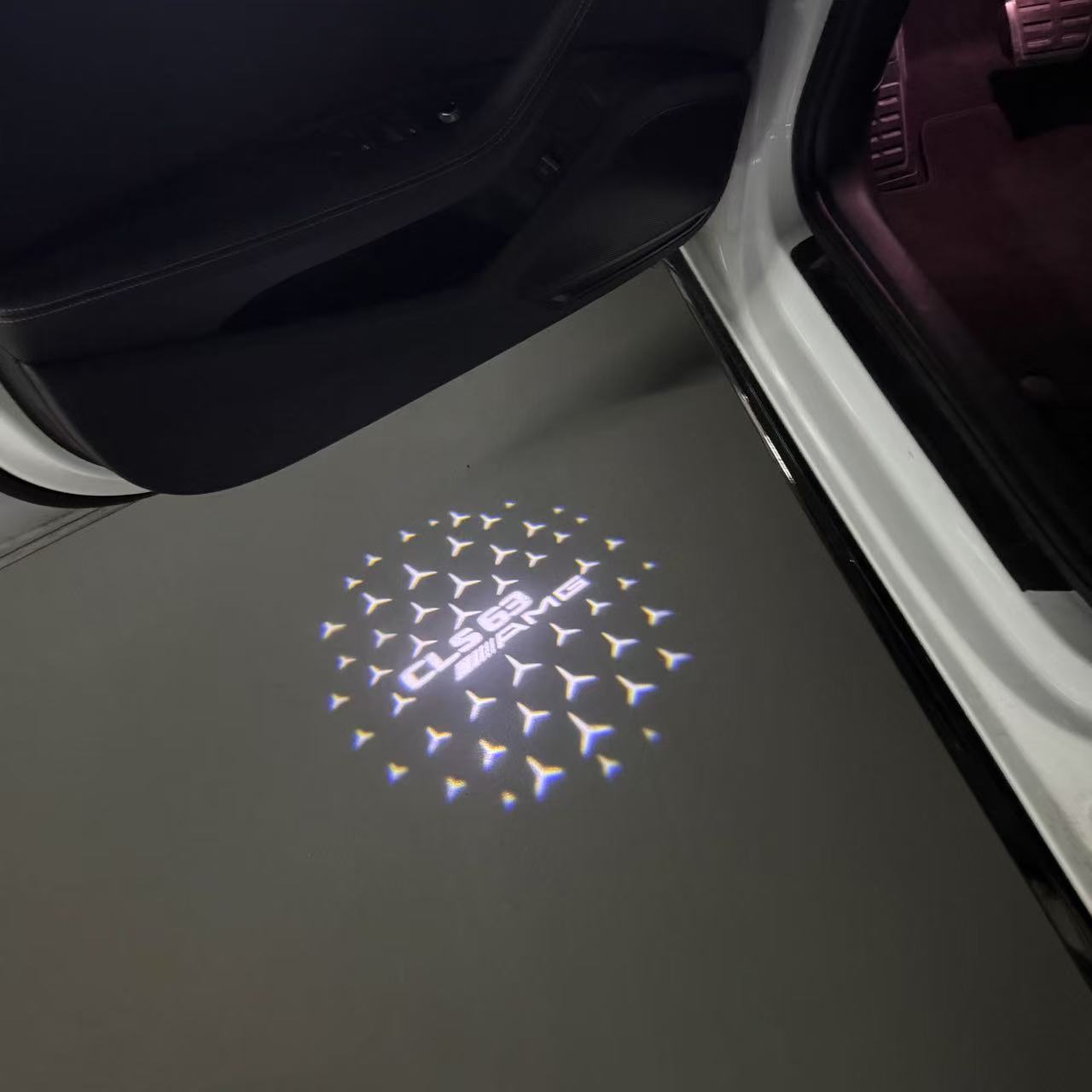 MERCEDES BENZ CLS63 AMG LOGO PROJECTOT LIGHTS  (quantity 1 = 1 set /2 door lights with 2 logo films)Nr.02M280