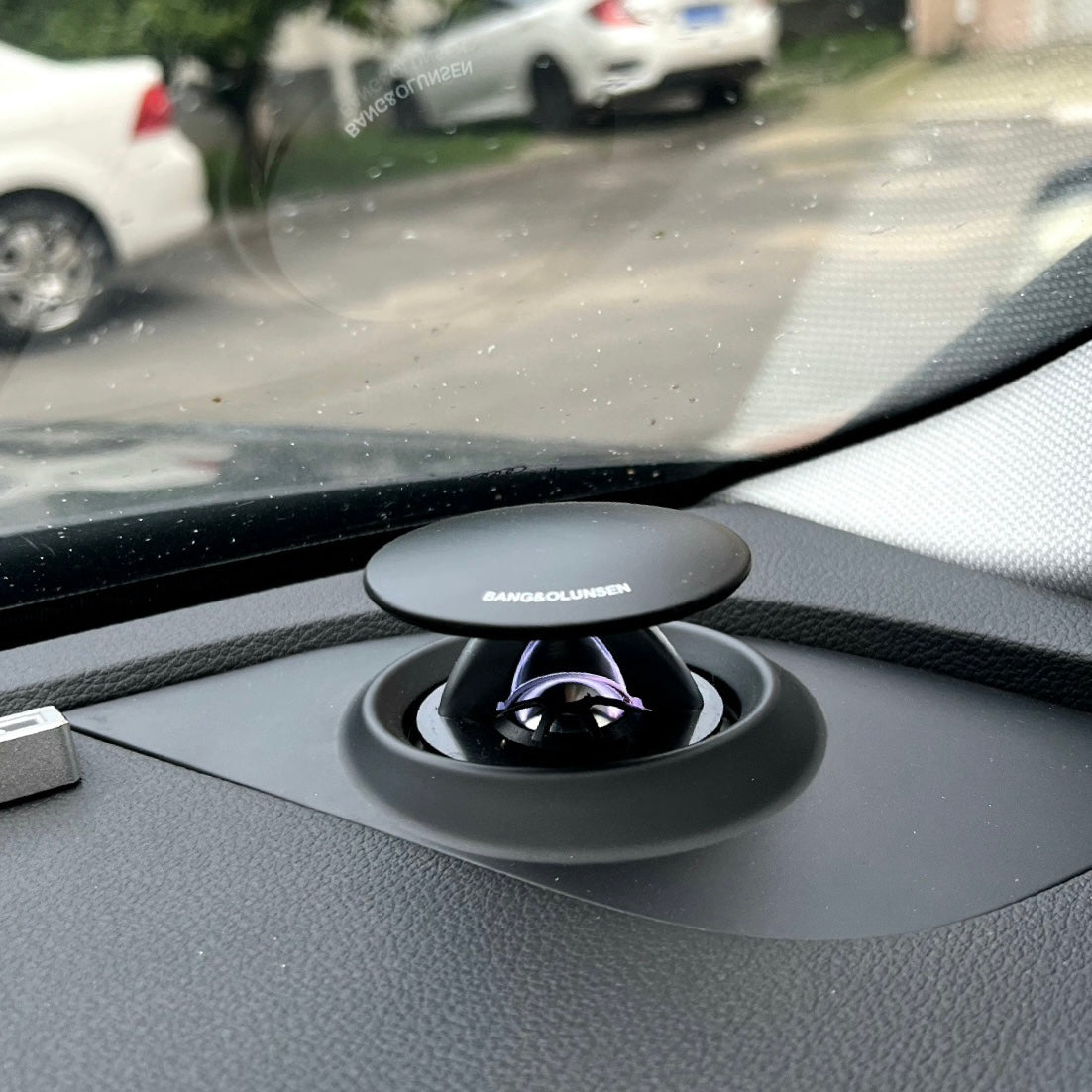 AUDI  A6 / S6 / RS6  - B & O  LED Advanced Sound System