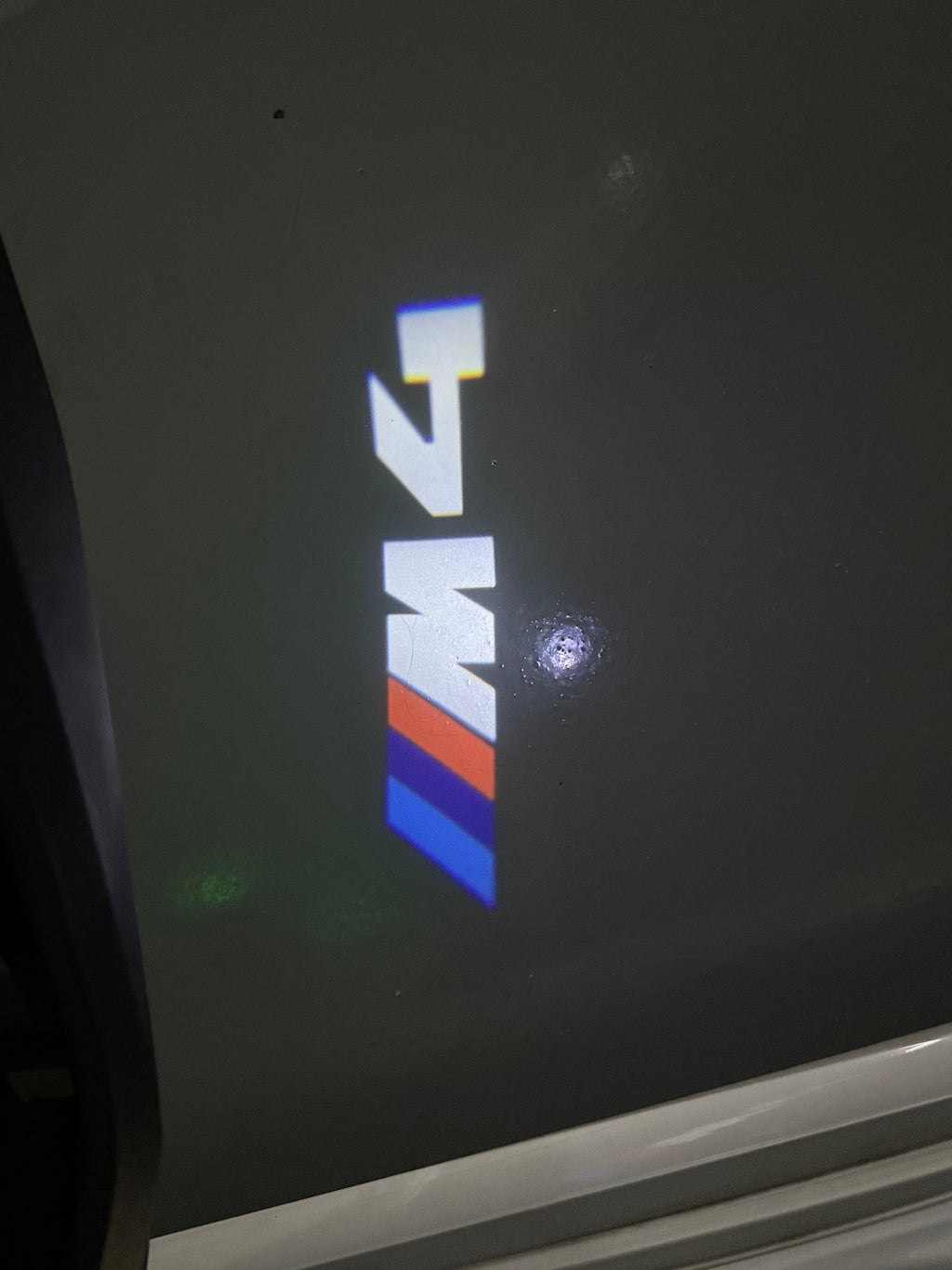 BMW 4  SERIES M4   LOGO PROJECTOT LIGHTS (quantity 1 = 1 sets/2 door lights)Nr.bmw00192