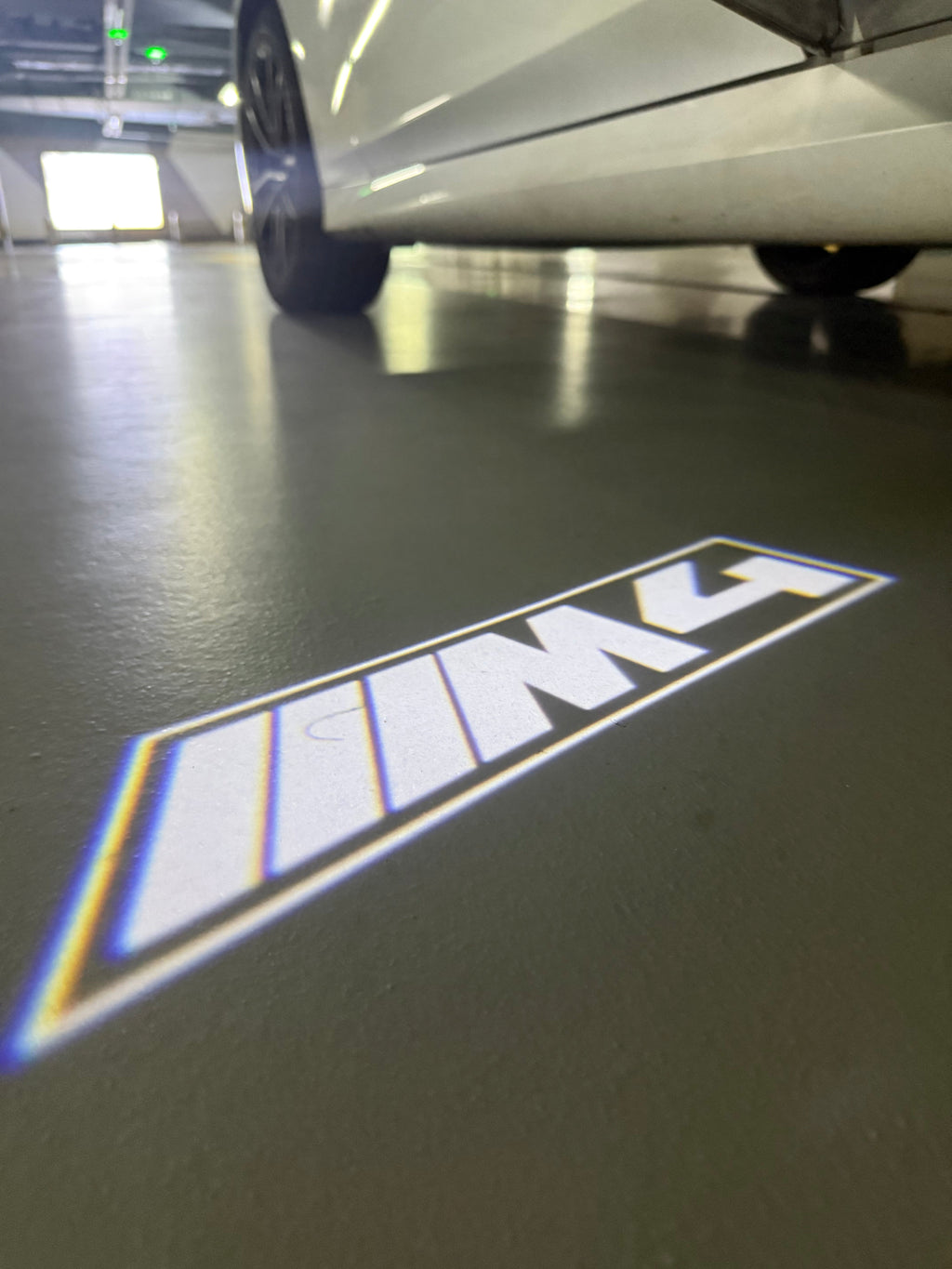 BMW  4  SERIES M4  LOGO PROJECTOT LIGHTS (quantity 1 = 1 sets/2 door lights)Nr.bmw00193