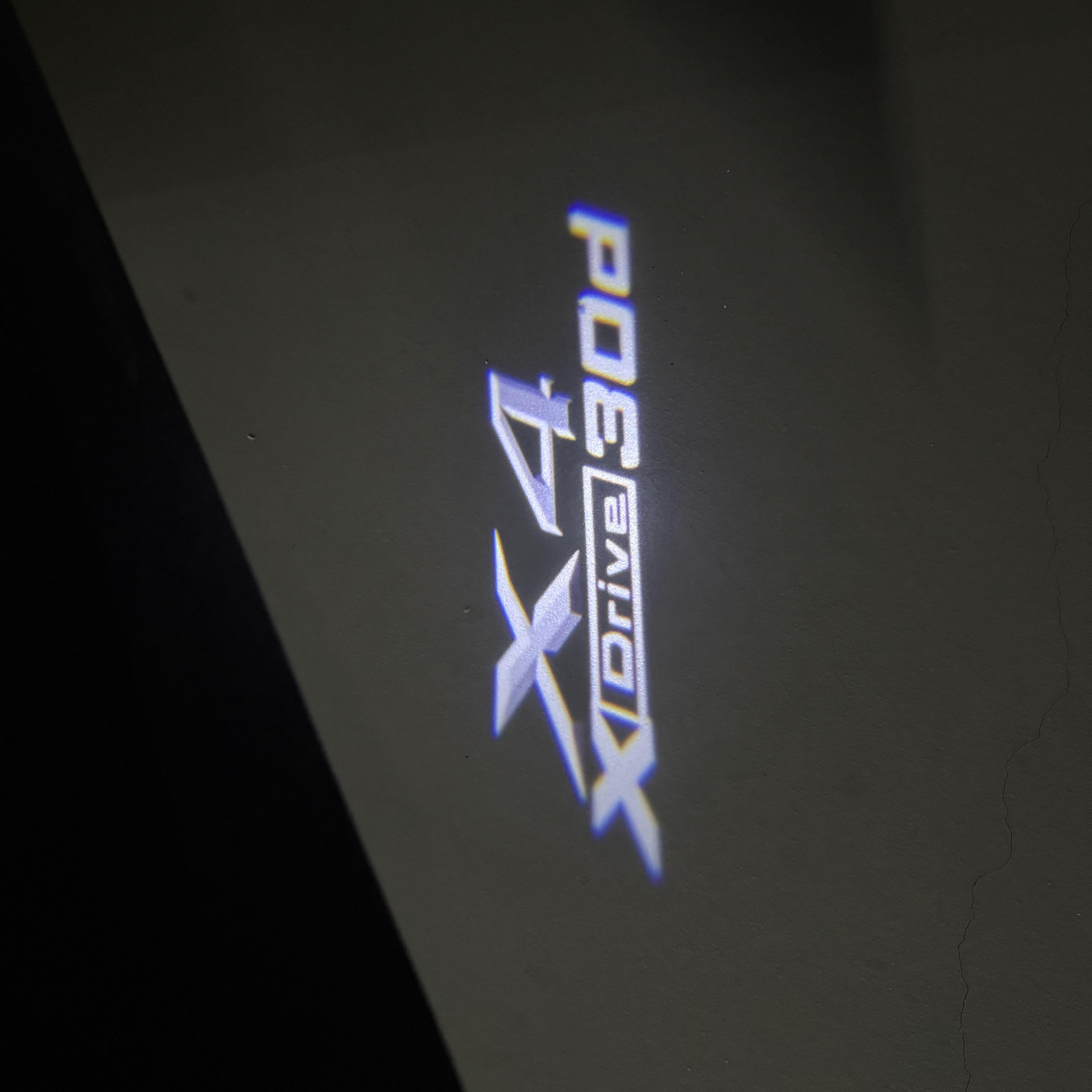 BMW X4 X DRIVE 30d LOGO PROJECTOT LIGHTS (quantity 1 = 1 sets/2 door lights)Nr.bmw0045