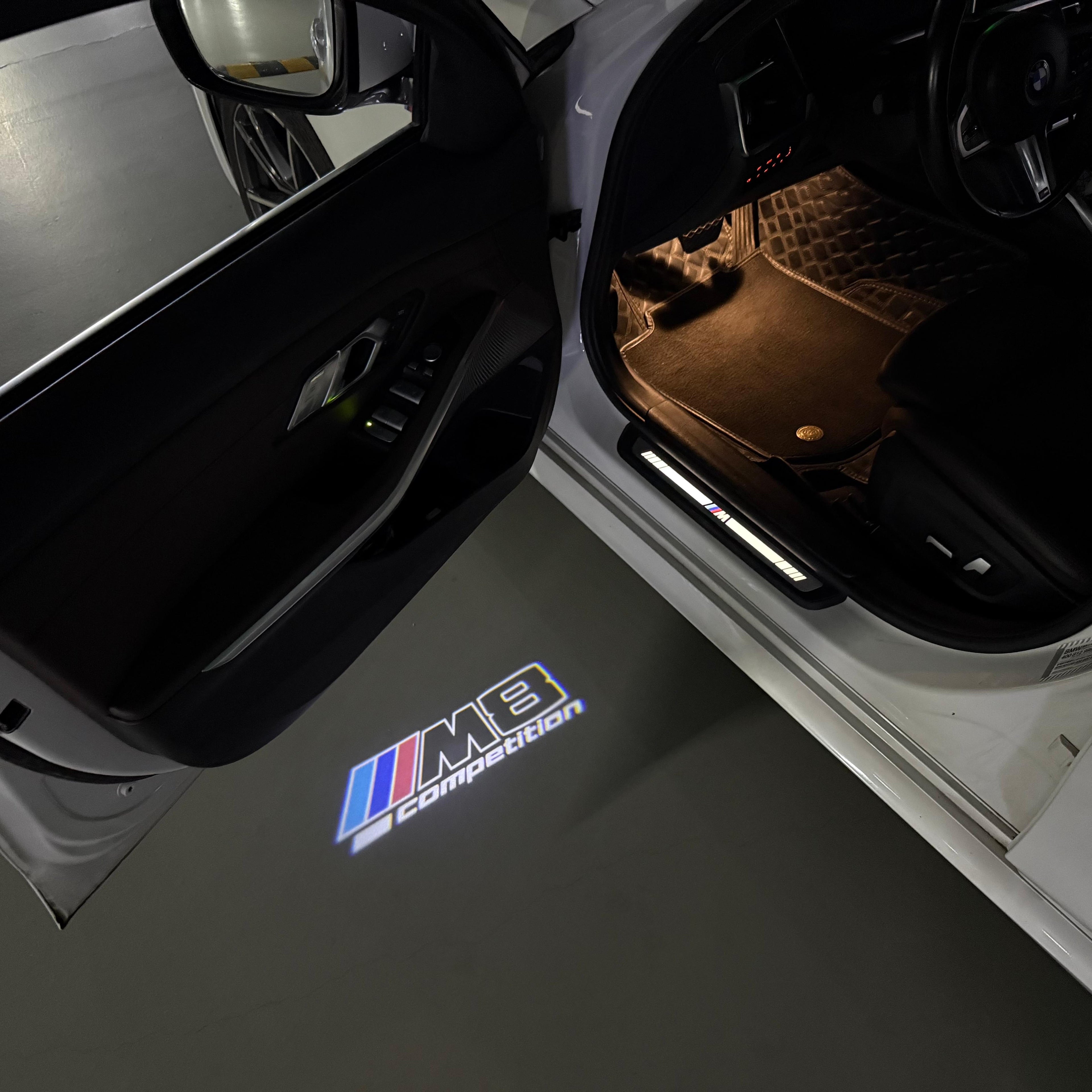 BMW 8 SERIES M8  LOGO PROJECTOT LIGHTS (quantity 1 = 1 sets/2 door lights)Nr.bmw00306