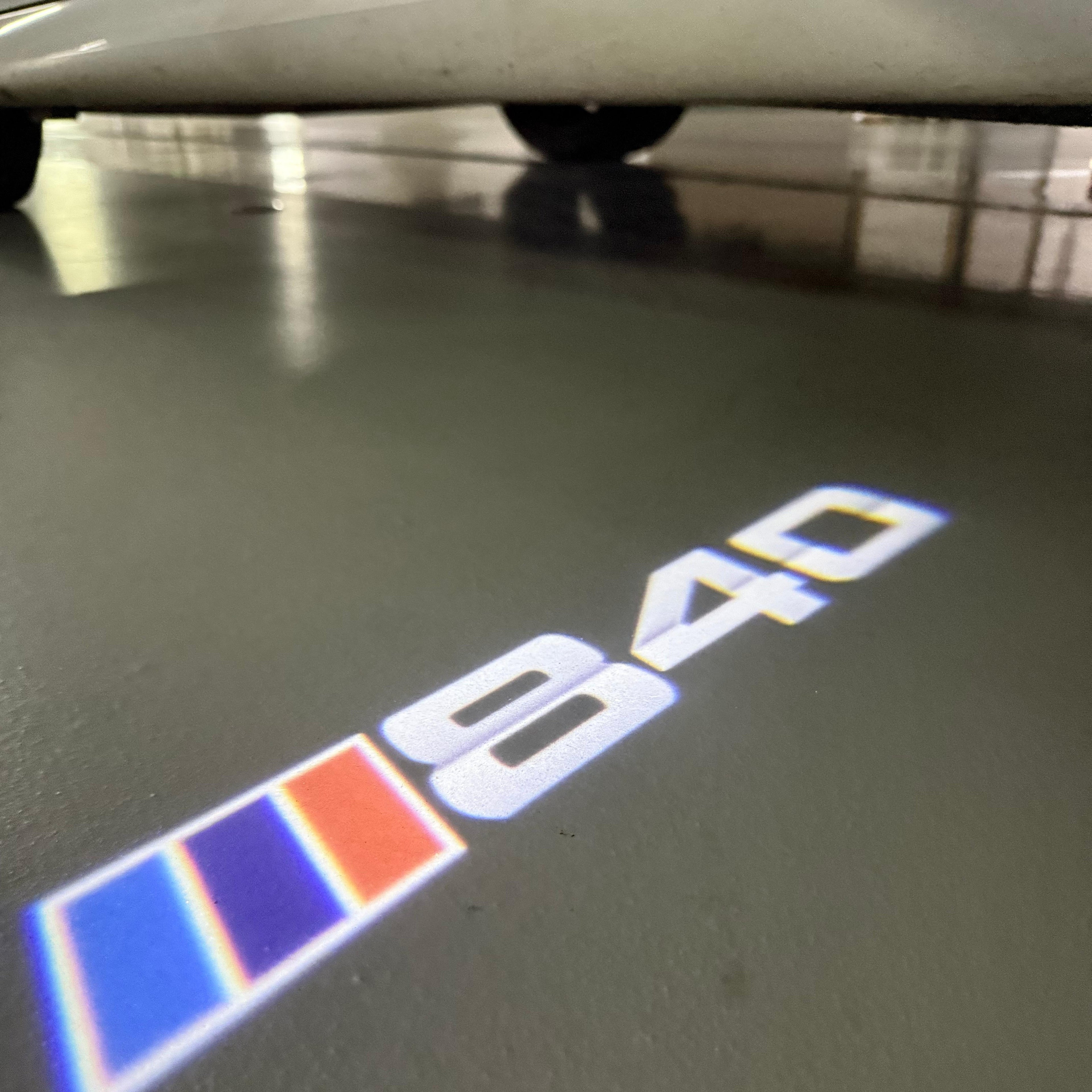 BMW 8 SERIES 840  LOGO PROJECTOT LIGHTS (quantity 1 = 1 sets/2 door lights)Nr.bmw00307