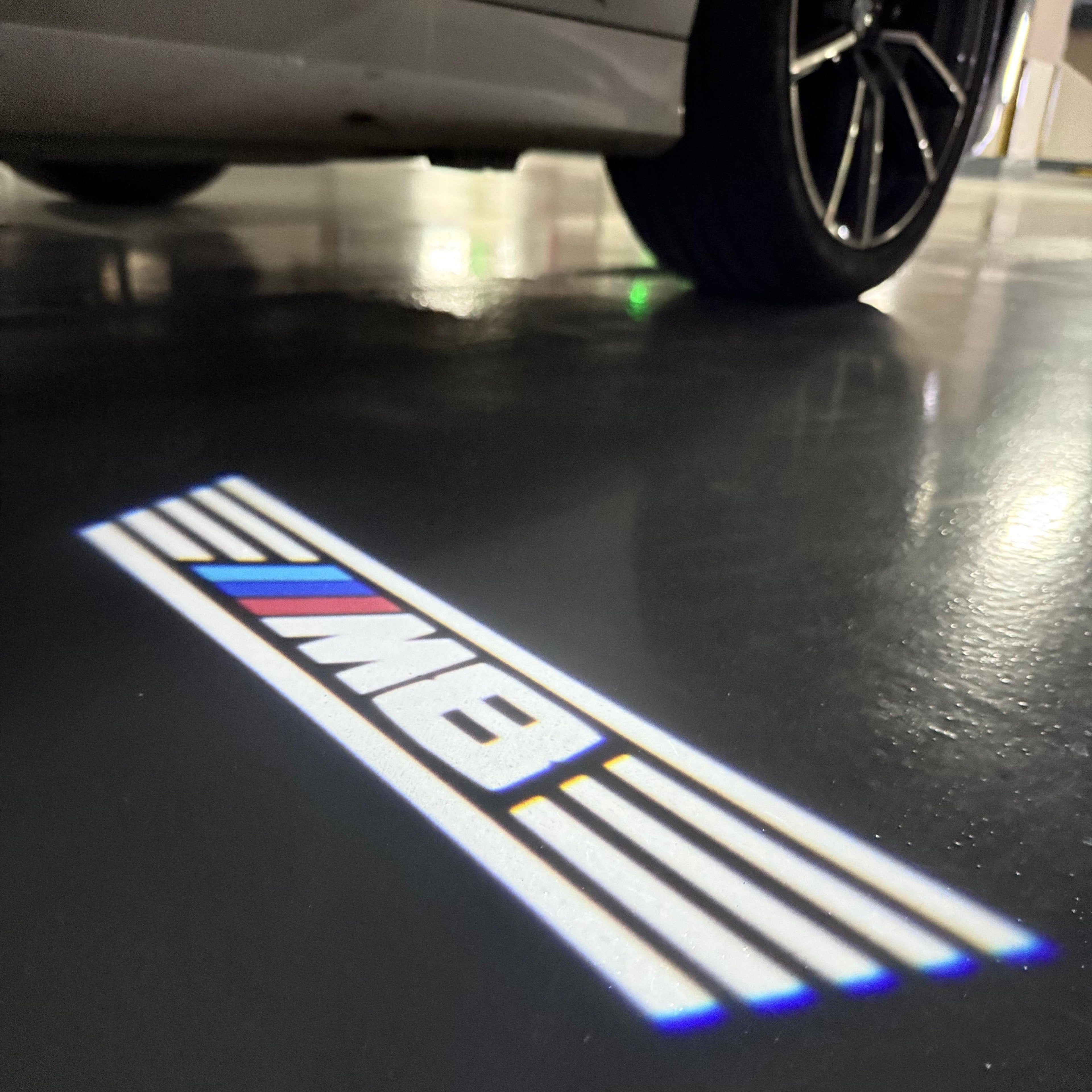 BMW  8 SERIES M8  LOGO PROJECTOT LIGHTS (quantity 1 = 1 sets/2 door lights)Nr.bmw00302