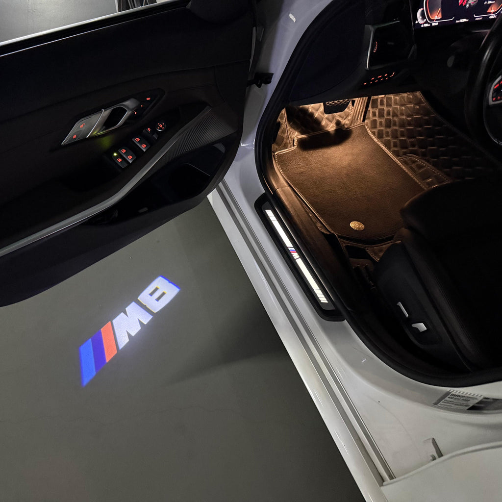 BMW 8 SERIES M8   LOGO PROJECTOT LIGHTS (quantity 1 = 1 sets/2 door lights)Nr.bmw00303