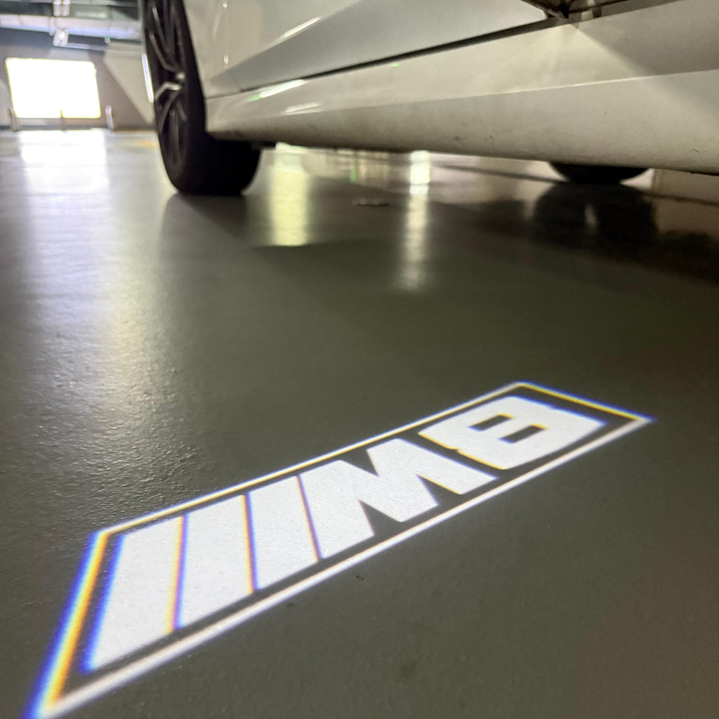 BMW 8 SERIES M8   LOGO PROJECTOT LIGHTS (quantity 1 = 1 sets/2 door lights)Nr.bmw00304