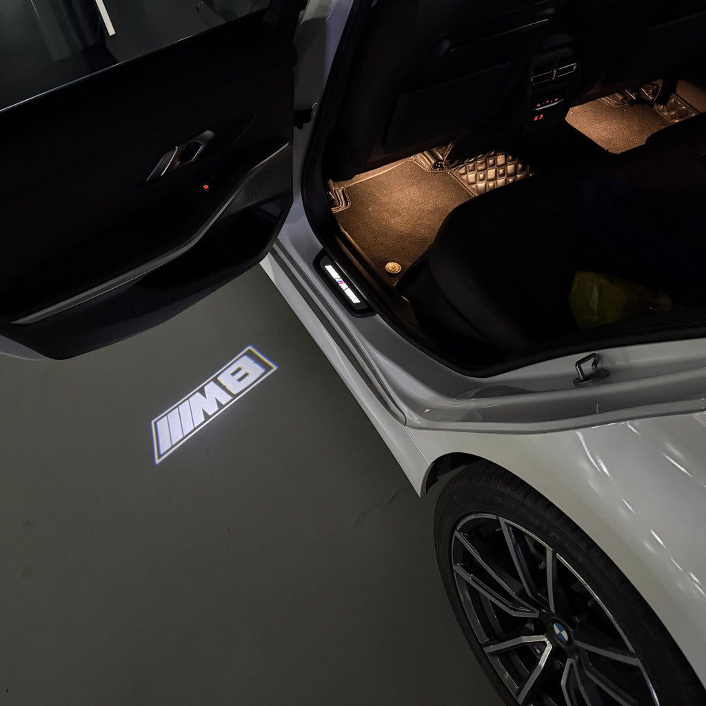 BMW 8 SERIES M8   LOGO PROJECTOT LIGHTS (quantity 1 = 1 sets/2 door lights)Nr.bmw00304