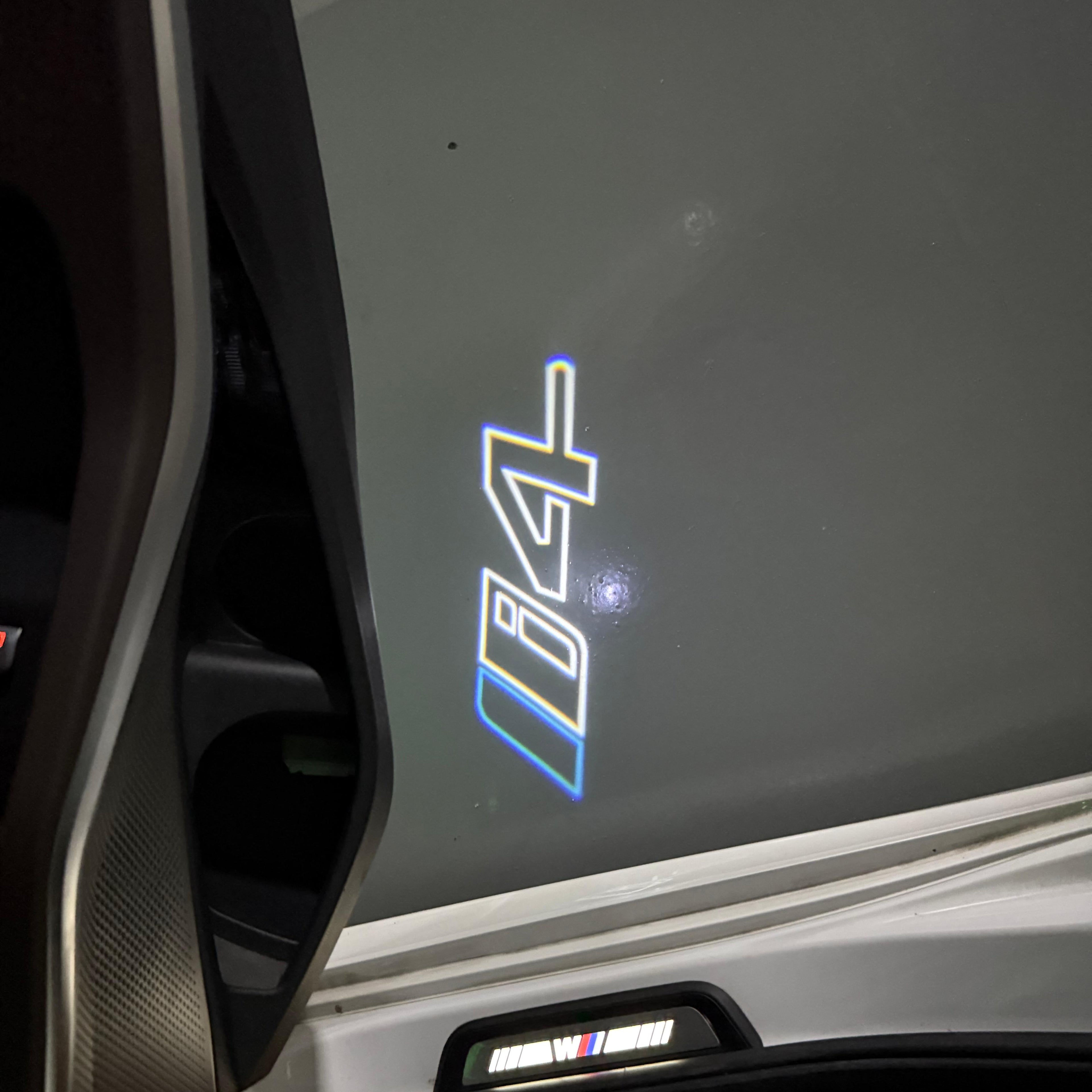 BMW  i4  LOGO PROJECTOT LIGHTS (quantity 1 = 1 sets/2 door lights)Nr.bmw00300