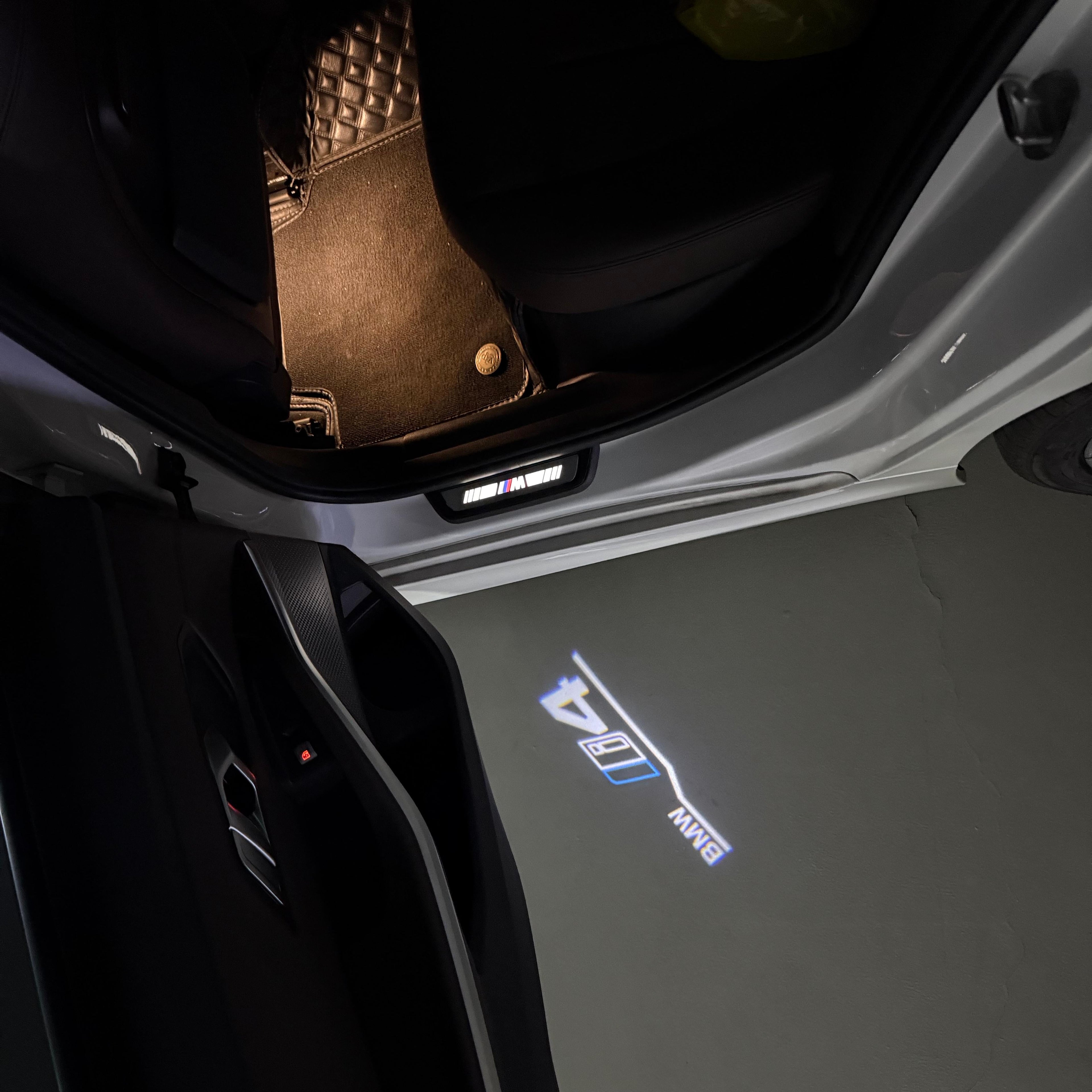 BMW   i4  LOGO PROJECTOT LIGHTS (quantity 1 = 1 sets/2 door lights)Nr.bmw00298