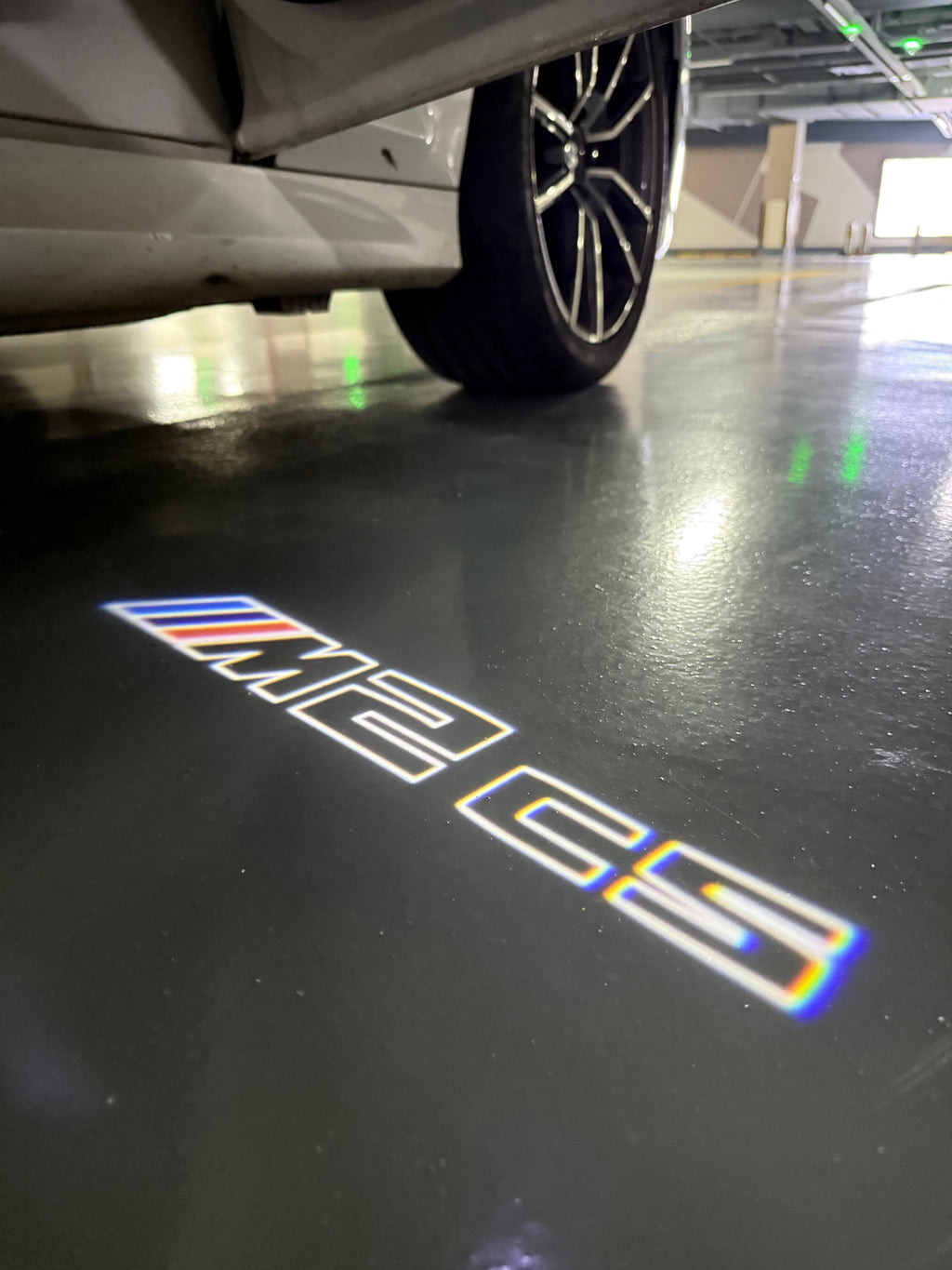 BMW  2 SERIES M2 LOGO PROJECTOT LIGHTS (quantity 1 = 1 sets/2 door lights)Nr.bmw00199