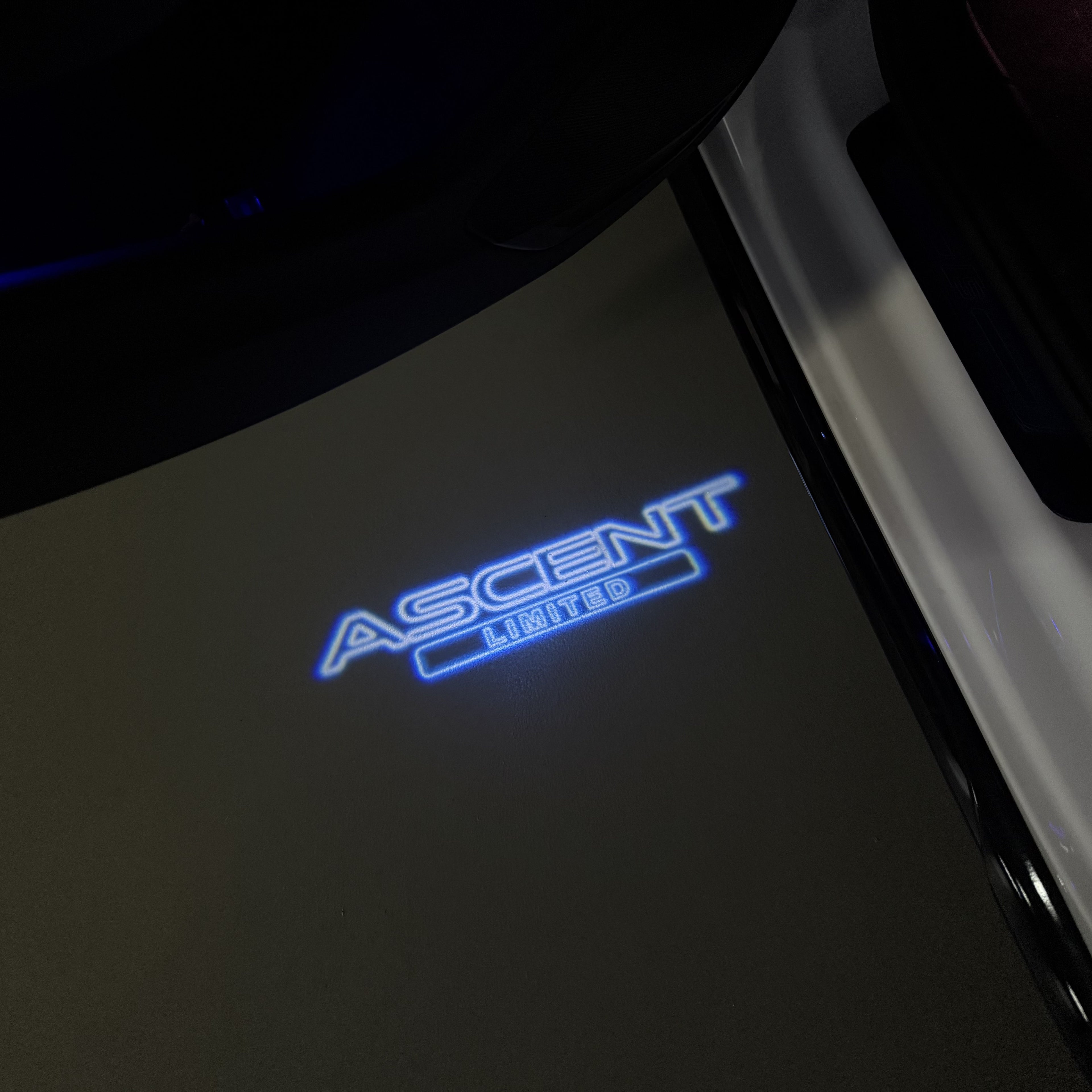 SUBARU ASCENT LOGO PROJECROTR LIGHTS (quantity 1 = 1 sets/2 door lights) Nr.03d031