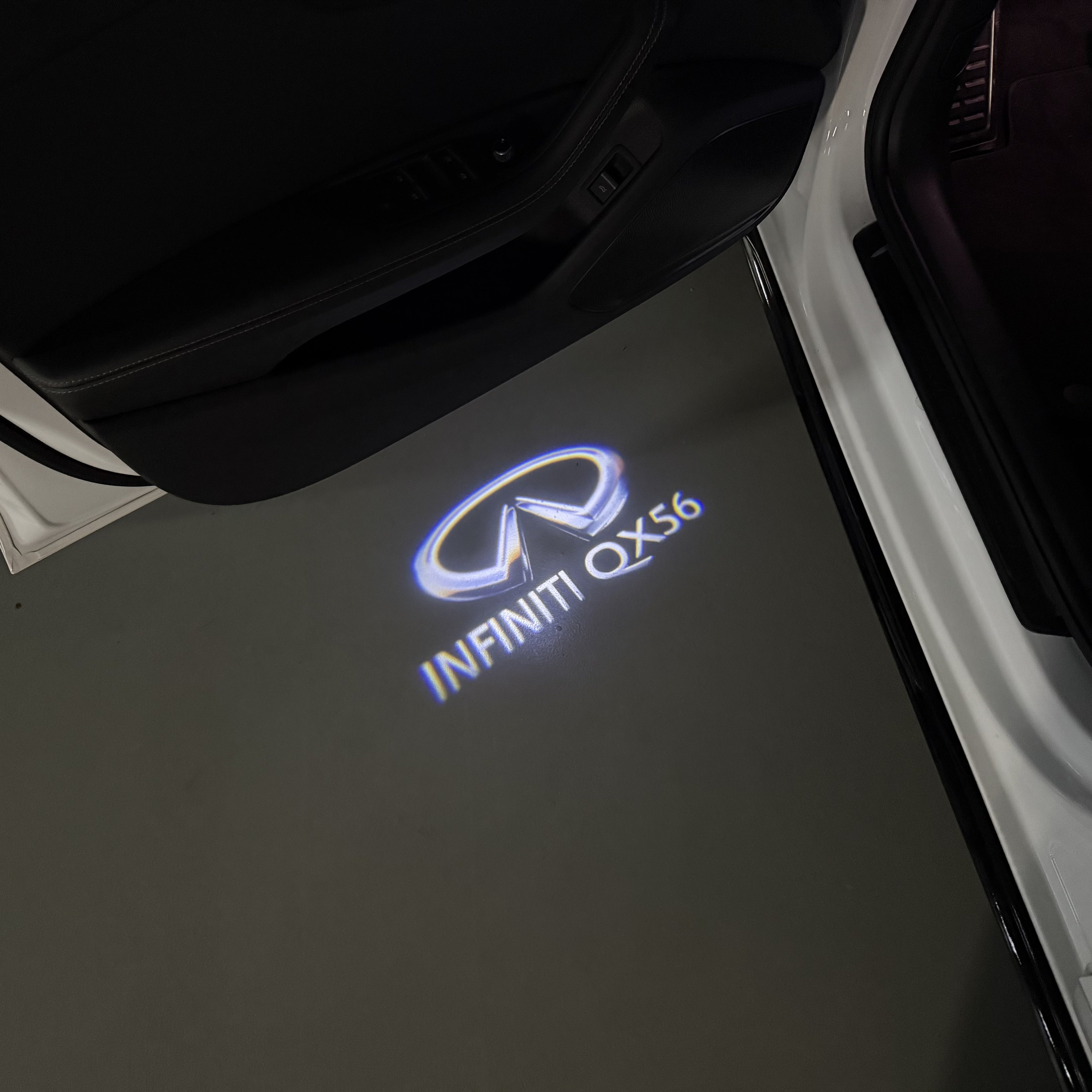 INFINITI QX 56 LOGO PROJECROTR LIGHTS (quantity 1 = 1 sets/2 door lights) Nr.47S023