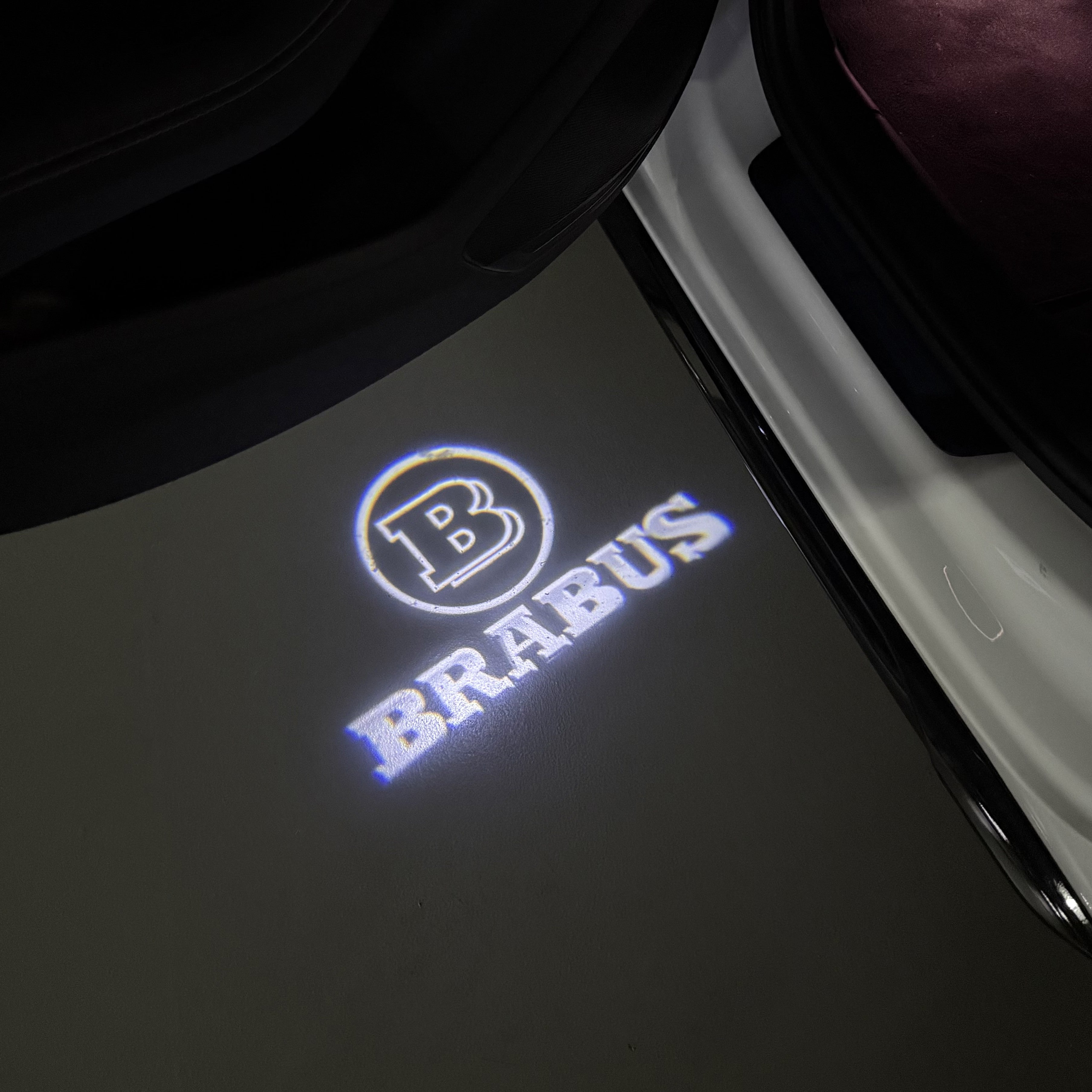 MERCEDES BENZ BRABUS LOGO LED DOOR PROJECTOT  (quantity 1 = 1 set /2 door lights with 2 logo films)Nr.02M245