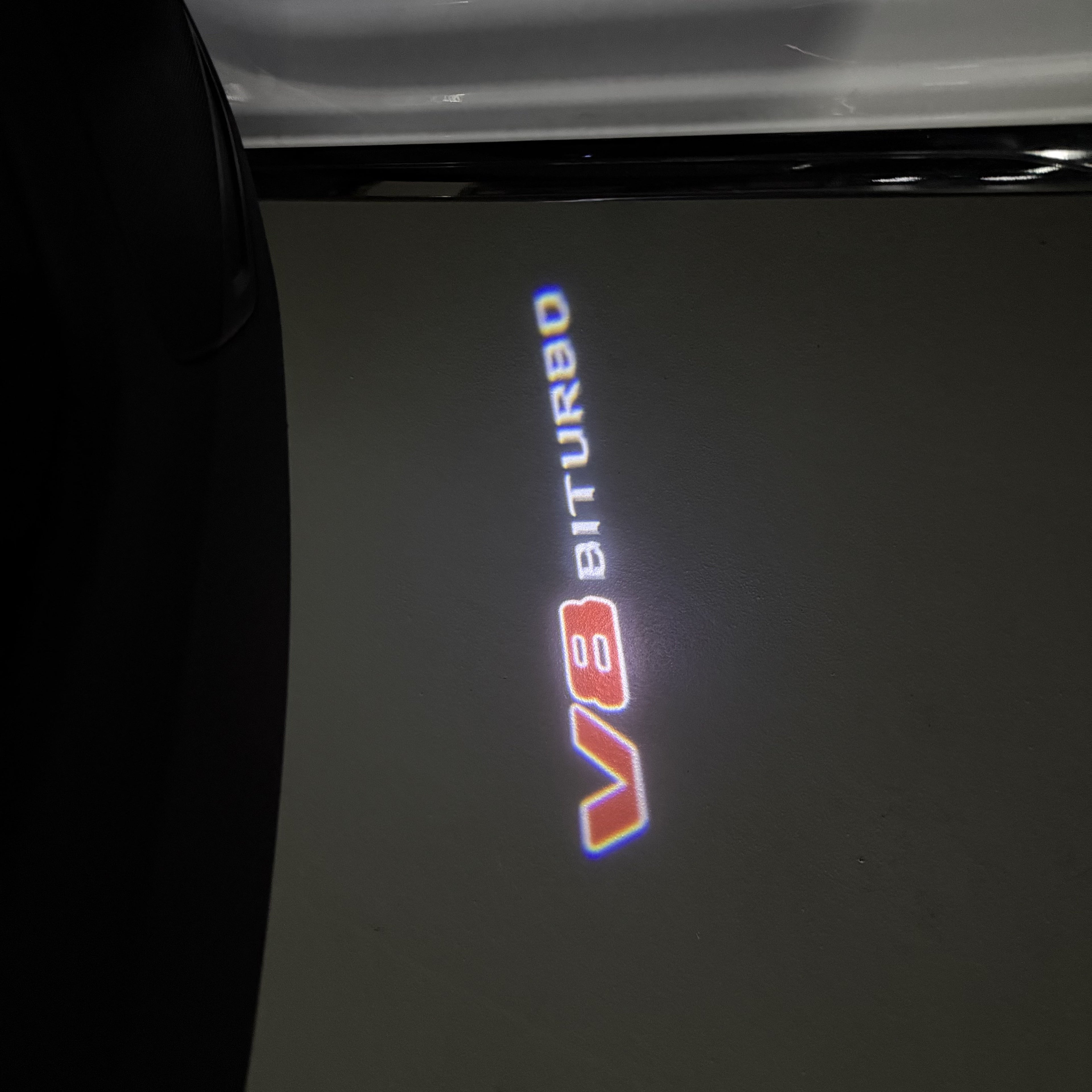 MERCEDES BENZ V8 LOGO PROJECTOT LIGHTS  (quantity 1 = 1 set /2 door lights with 2 logo films)Nr.02M232