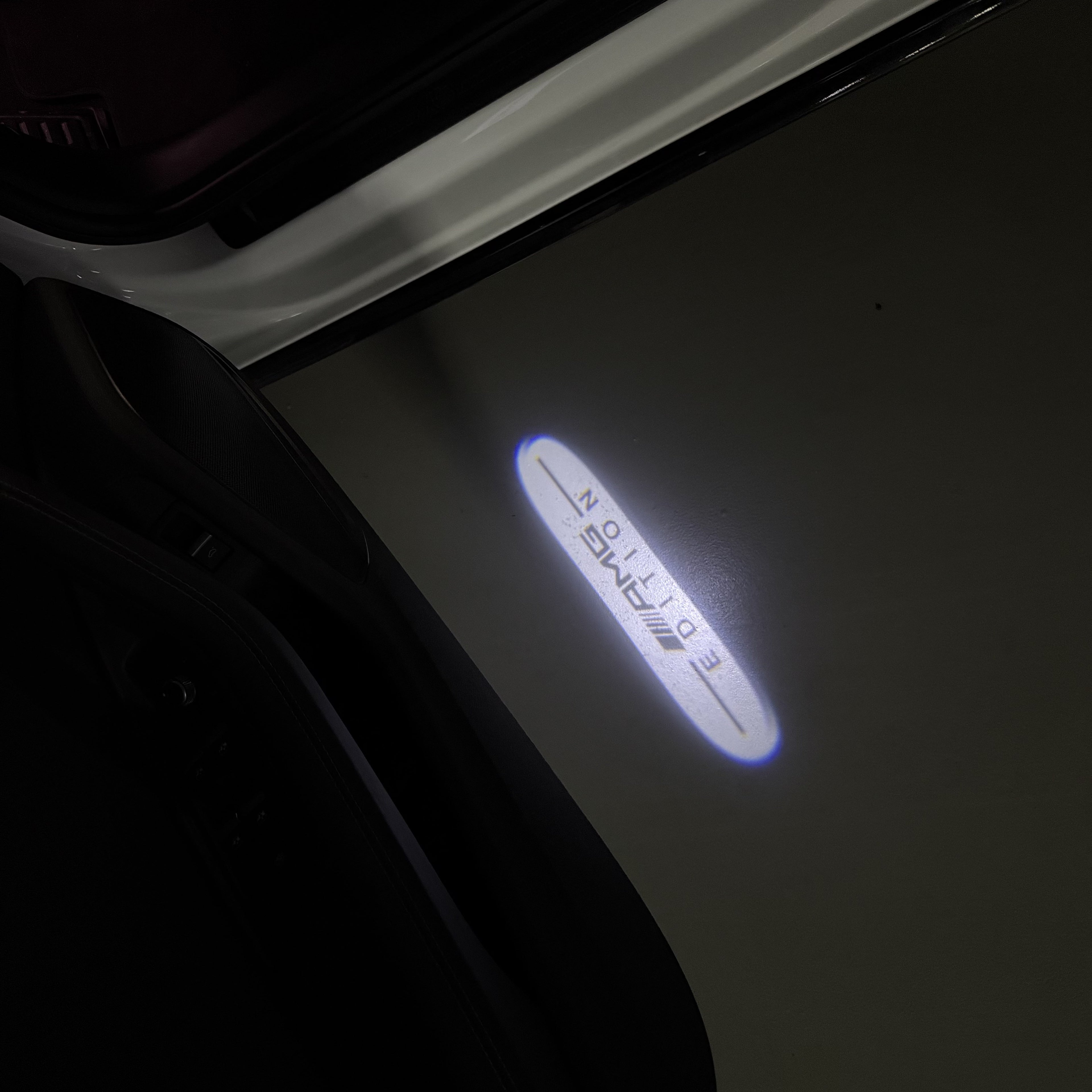 MERCEDES BENZ EDITION LOGO PROJECTOT LIGHTS  (quantity 1 = 1 set /2 door lights with 2 logo films)Nr.02M238