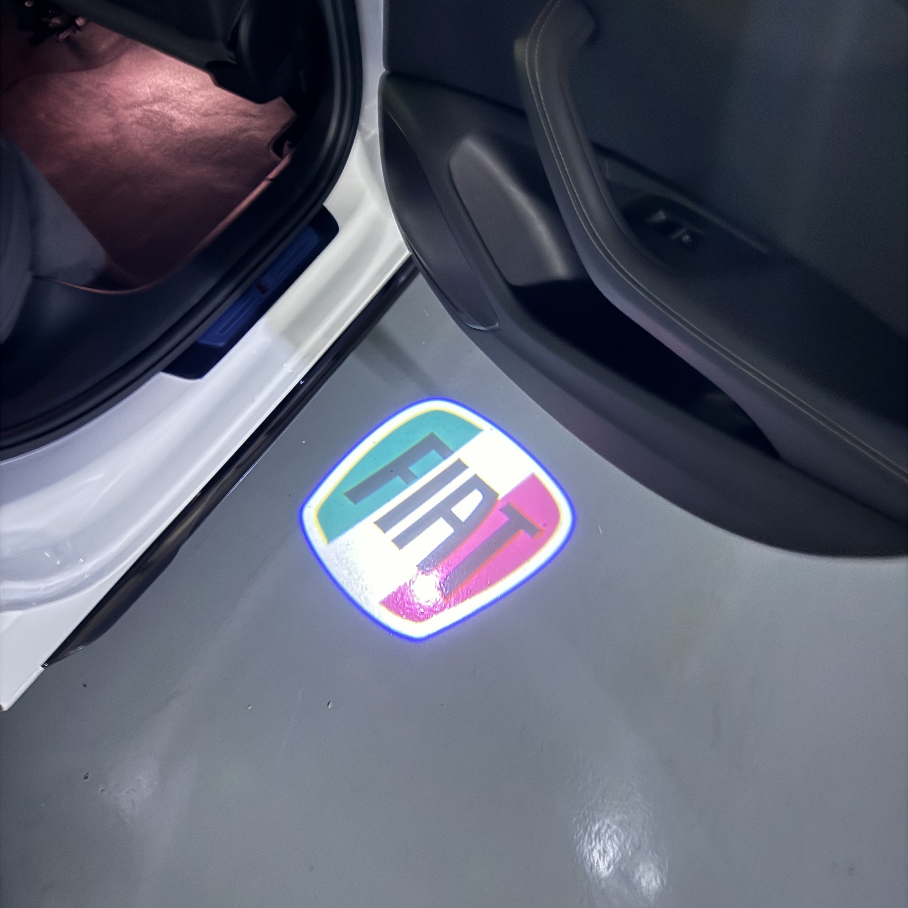 FIAT ORIGINAL LOGO PROJECTOT LIGHTS  (quantity  1 =  2 Logo Film /  2 door lights)Nr.48ER20