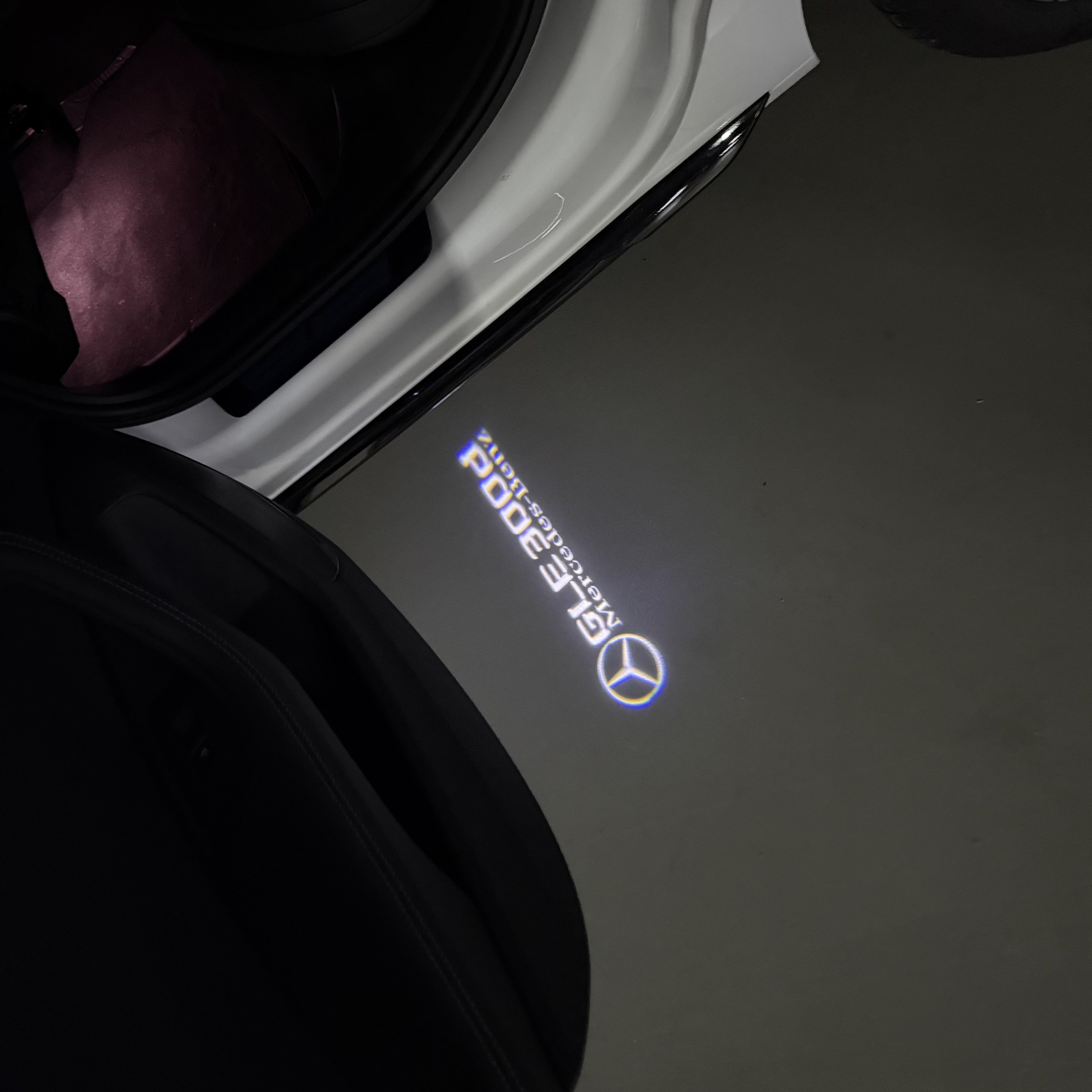 MERCEDES BENZ GLE 300d LOGO PROJECTOT LIGHTS  (quantity 1 = 1 set /2 door lights with 2 logo films)Nr.02M453