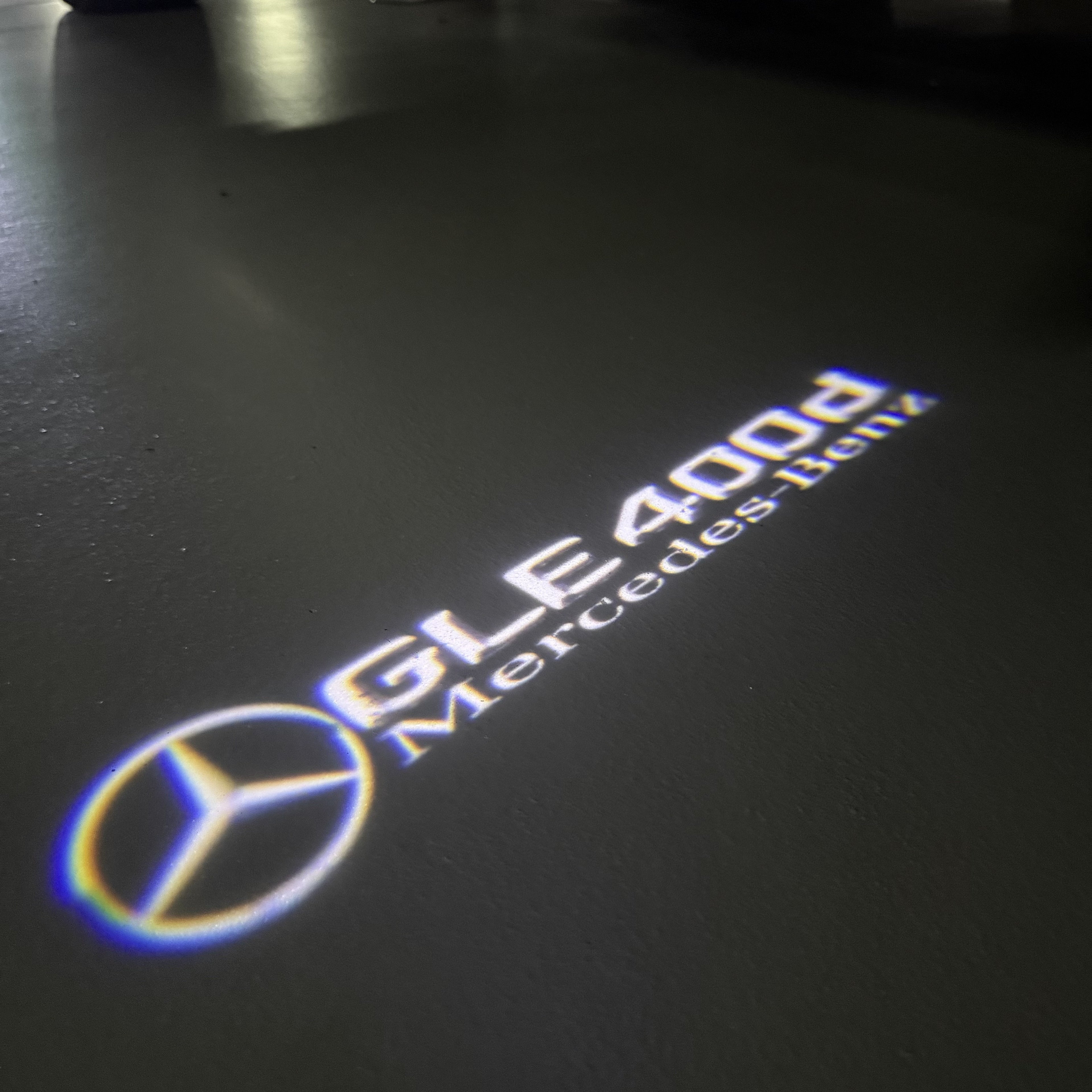 MERCEDES BENZ GLE 400d LOGO PROJECTOT LIGHTS  (quantity 1 = 1 set /2 door lights with 2 logo films)Nr.02M462