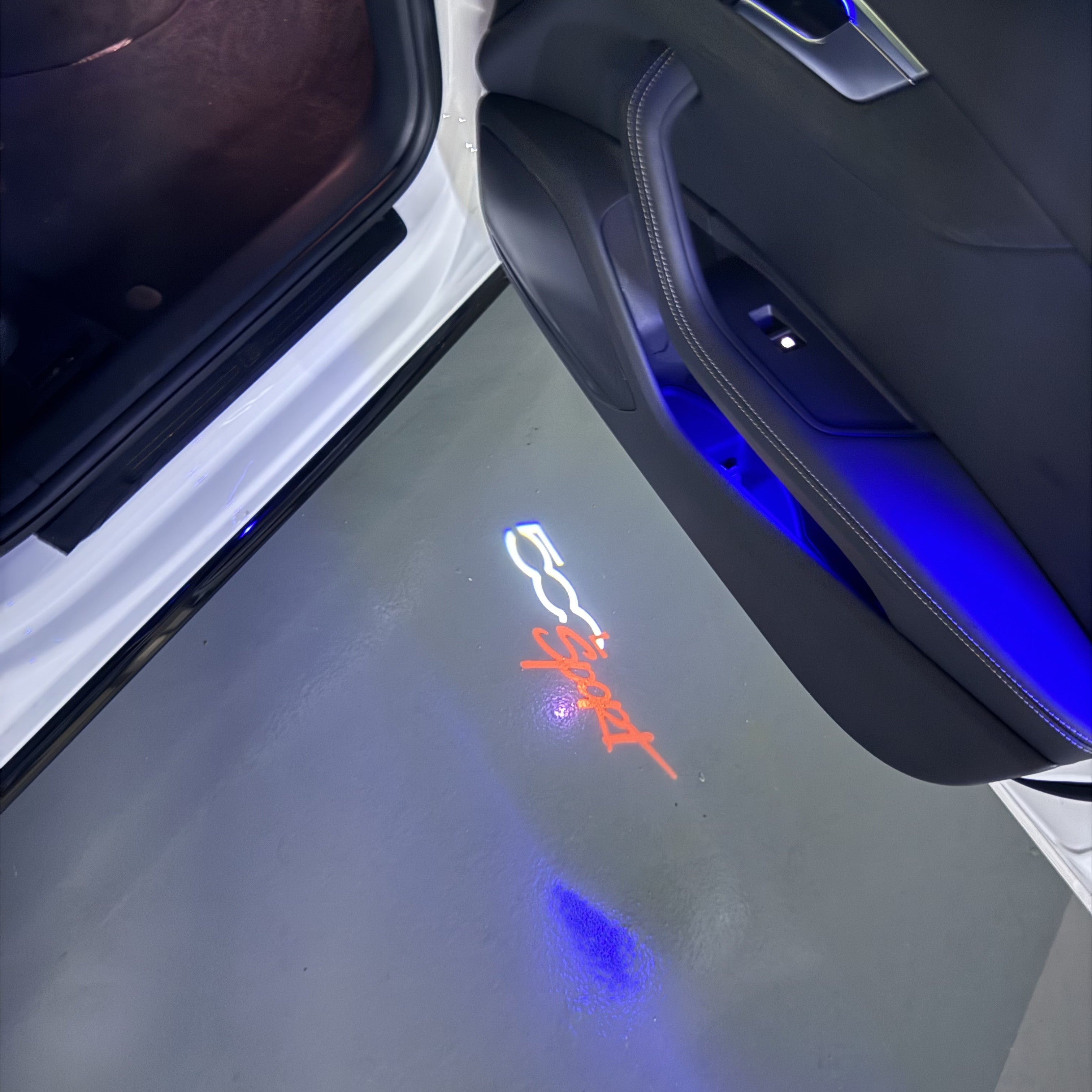 FIAT 500 LOGO PROJECTOT LIGHTS  (quantity  1 =  2 Logo Film /  2 door lights)Nr.48ER08