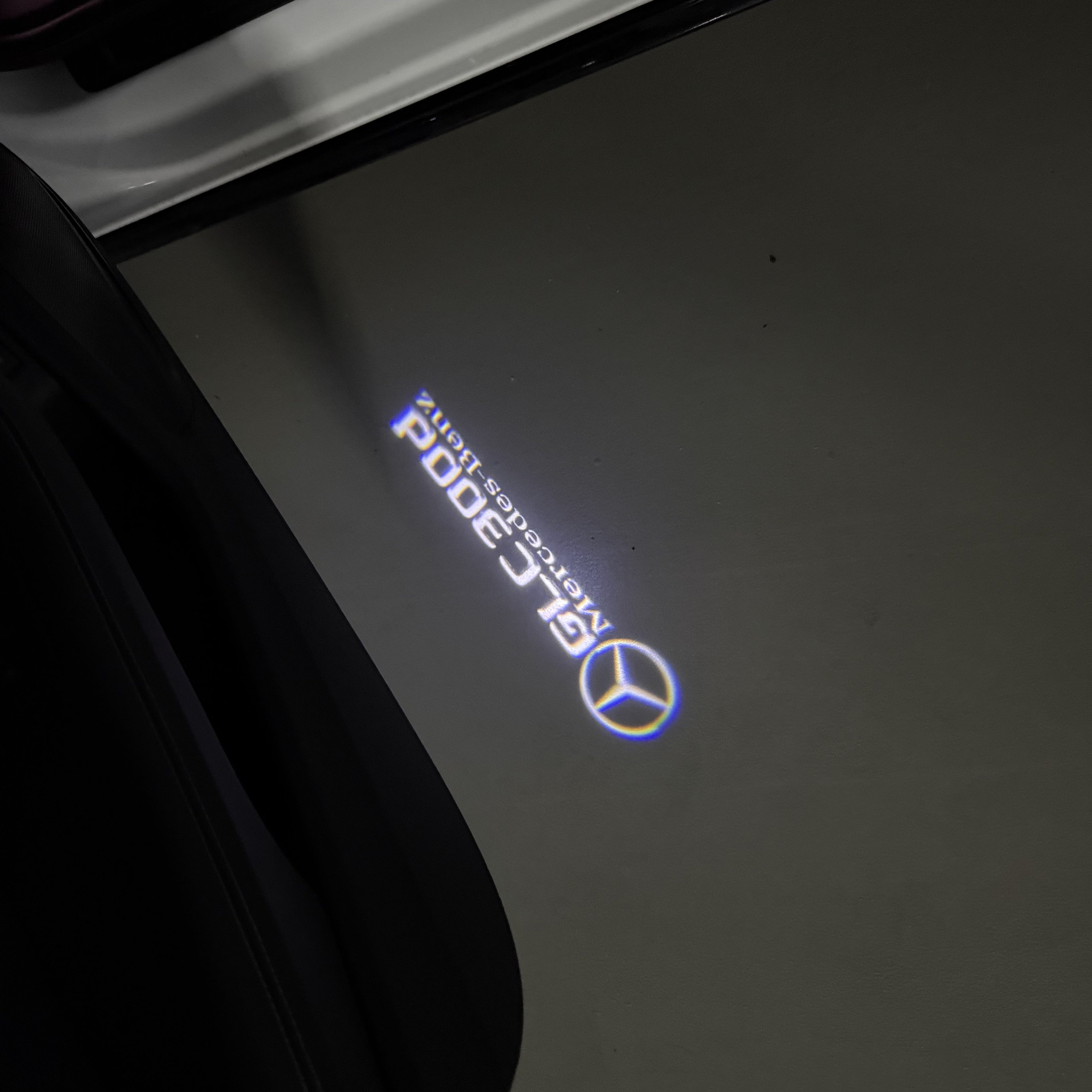 MERCEDES BENZ GLC 300d LOGO PROJECTOT LIGHTS  (quantity 1 = 1 set /2 door lights with 2 logo films)Nr.02M438
