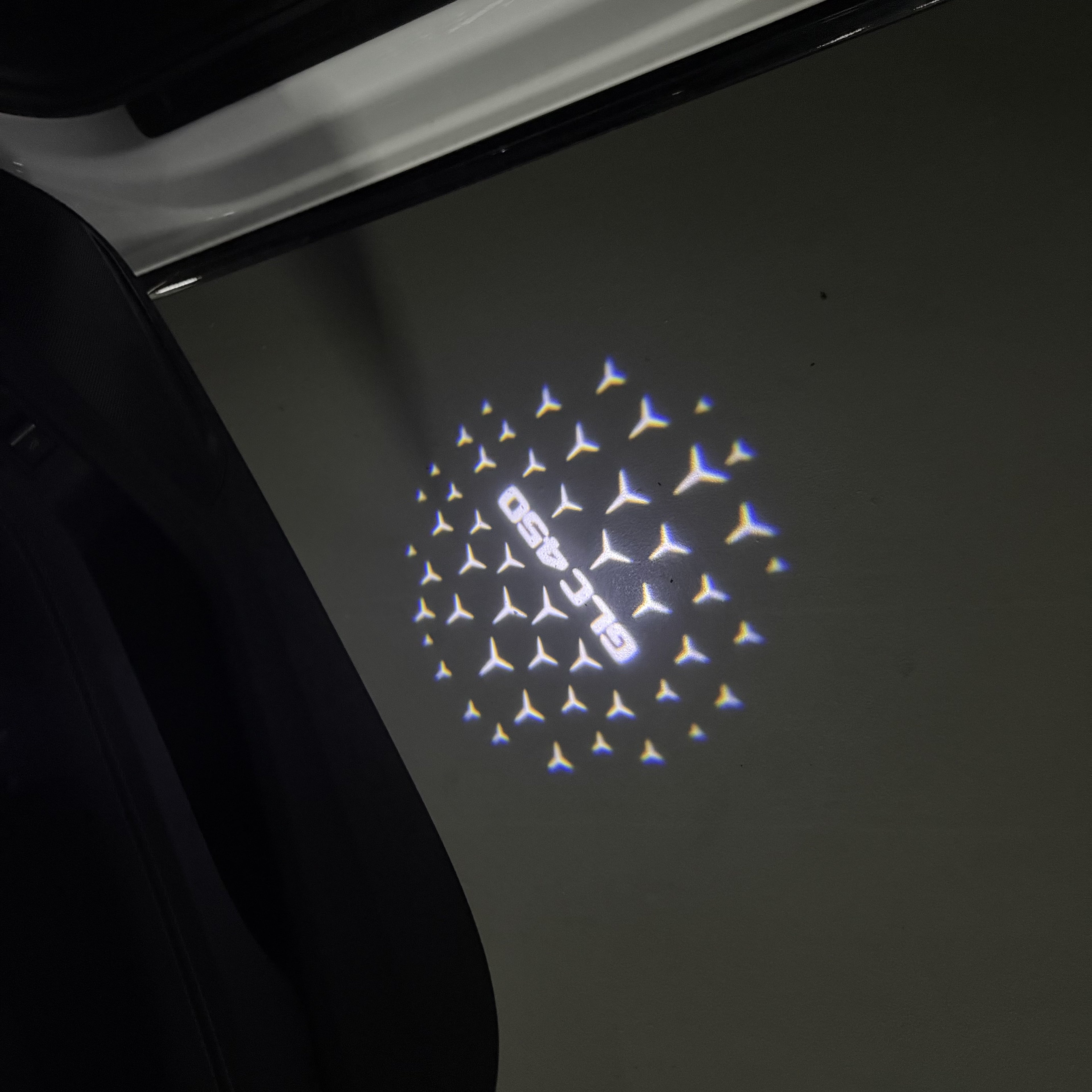 MERCEDES BENZ GLC 450 LOGO PROJECTOT LIGHTS  (quantity 1 = 1 set /2 door lights with 2 logo films)Nr.02M445