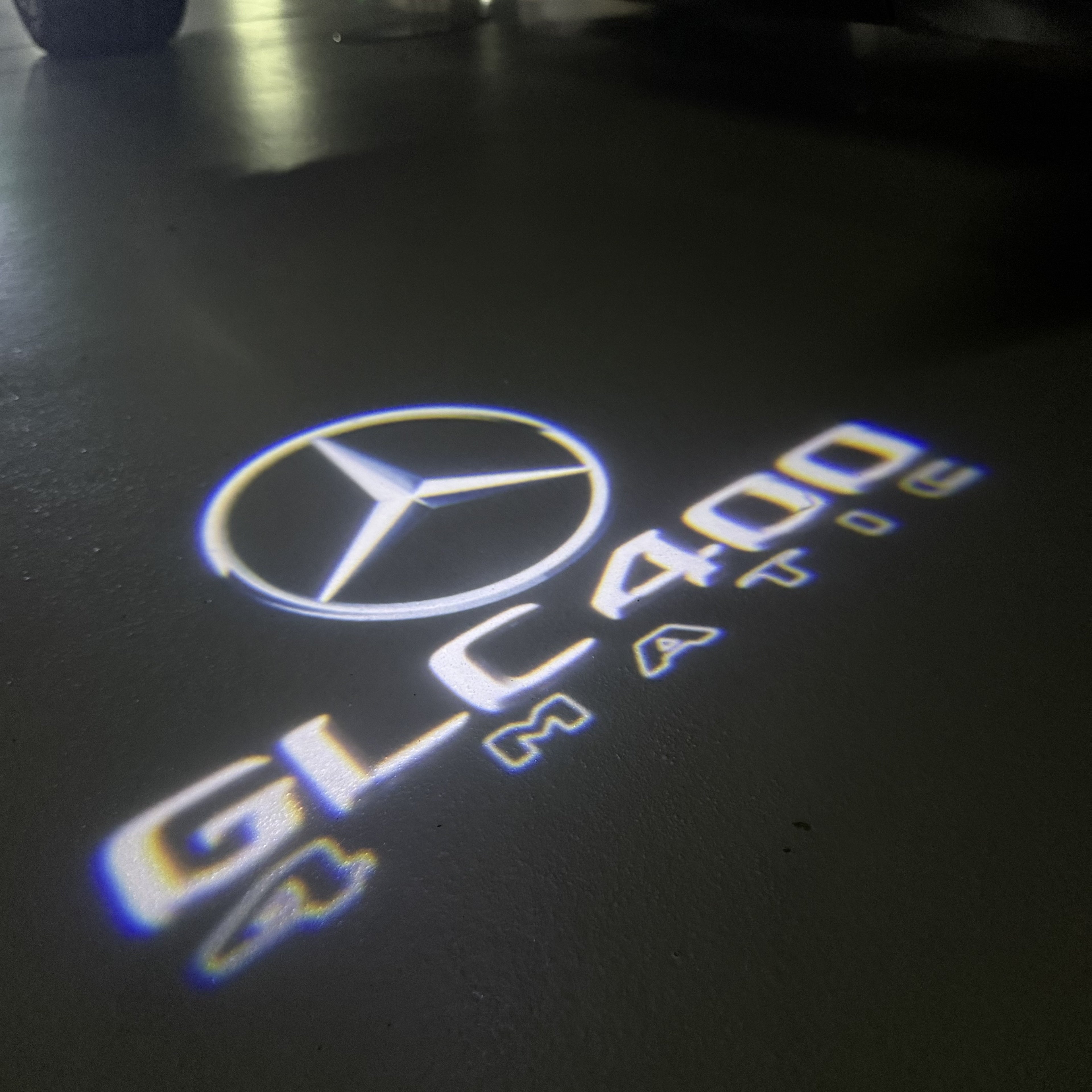 MERCEDES BENZ GLC 400 LOGO PROJECTOT LIGHTS  (quantity 1 = 1 set /2 door lights with 2 logo films)Nr.02M443