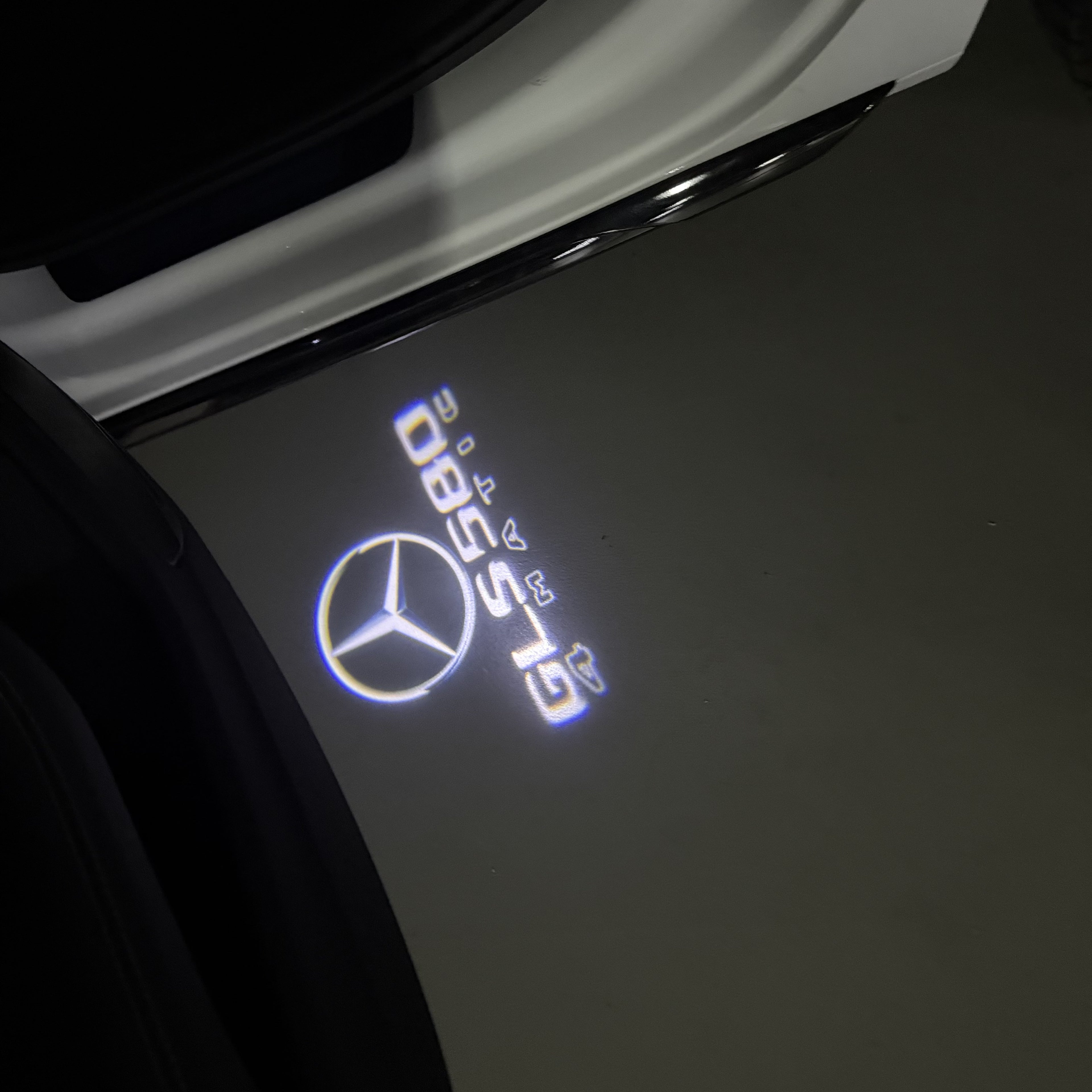 MERCEDES BENZ GLS 580 LOGO PROJECTOT LIGHTS  (quantity 1 = 1 set /2 door lights with 2 logo films)Nr.02M476