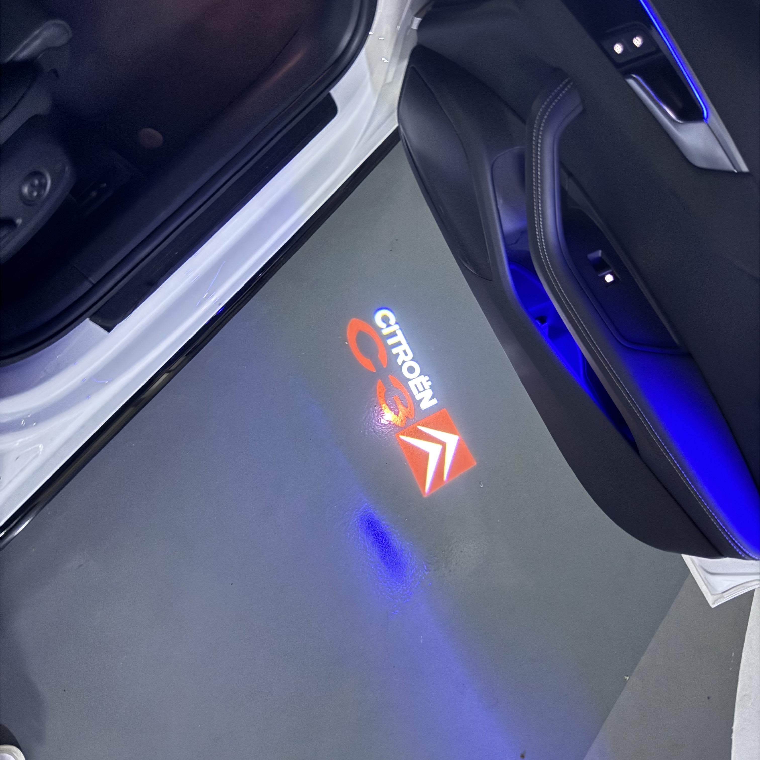 CITROËN C3 LOGO PROJECTOT LIGHTS    (quantity 1 = 2 Logo Films /2 door lights）Nr.2805SY