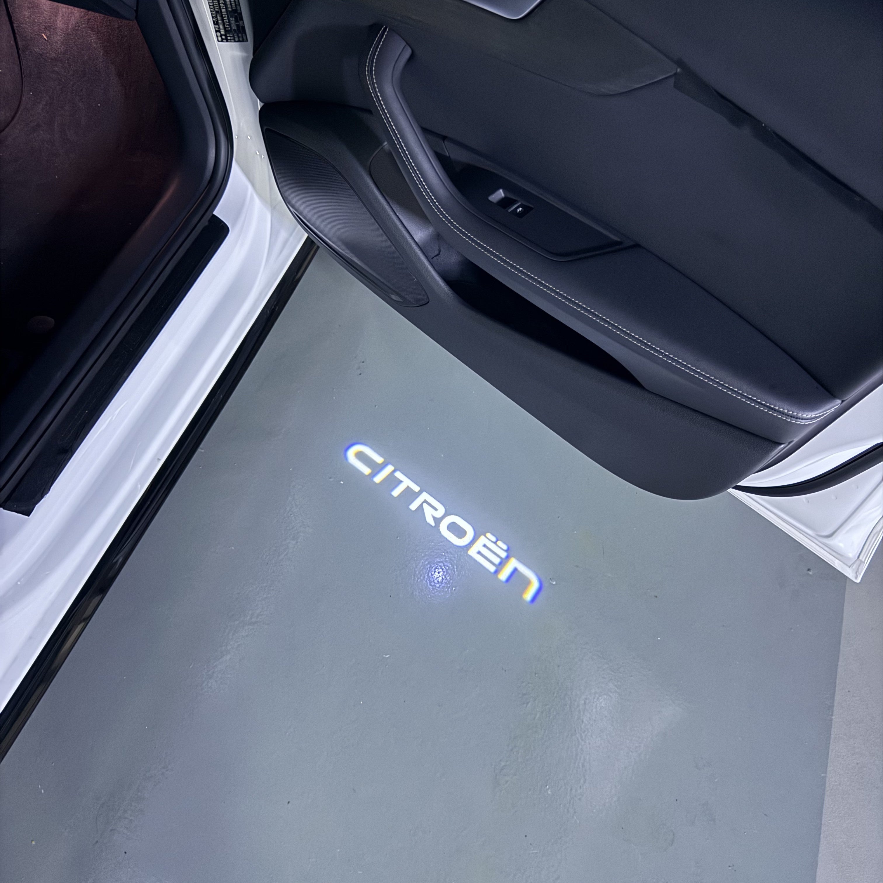 CITROËN ORIGINAL LOGO PROJECTOT LIGHTS (quantity 1 = 2 Logo Films /2 door lights）Nr.2805S13b1f1