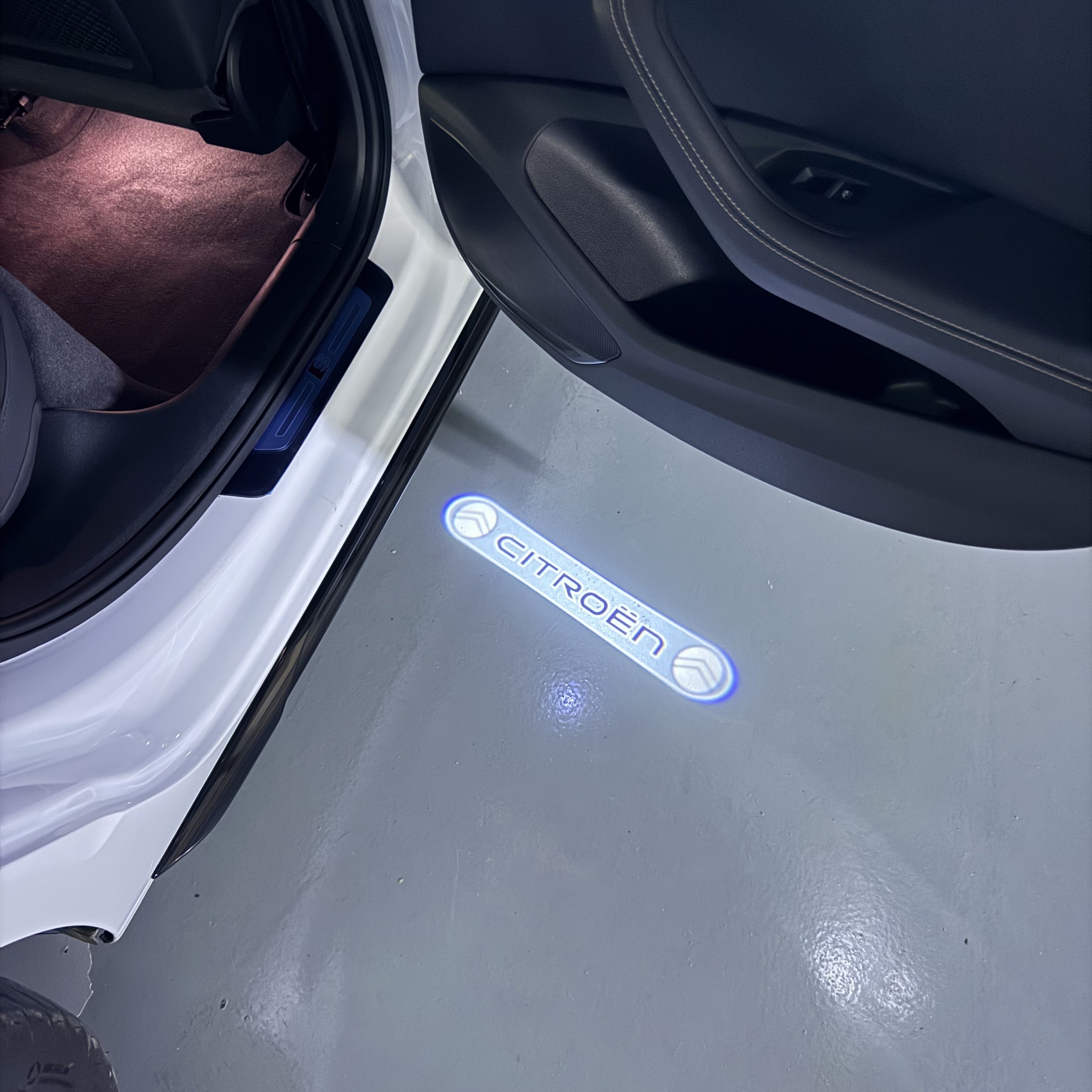 CITROËN ORIGINAL LOGO PROJECTOT LIGHTS (quantity 1 = 2 Logo Films /2 door lights）Nr.2805S13b1f5