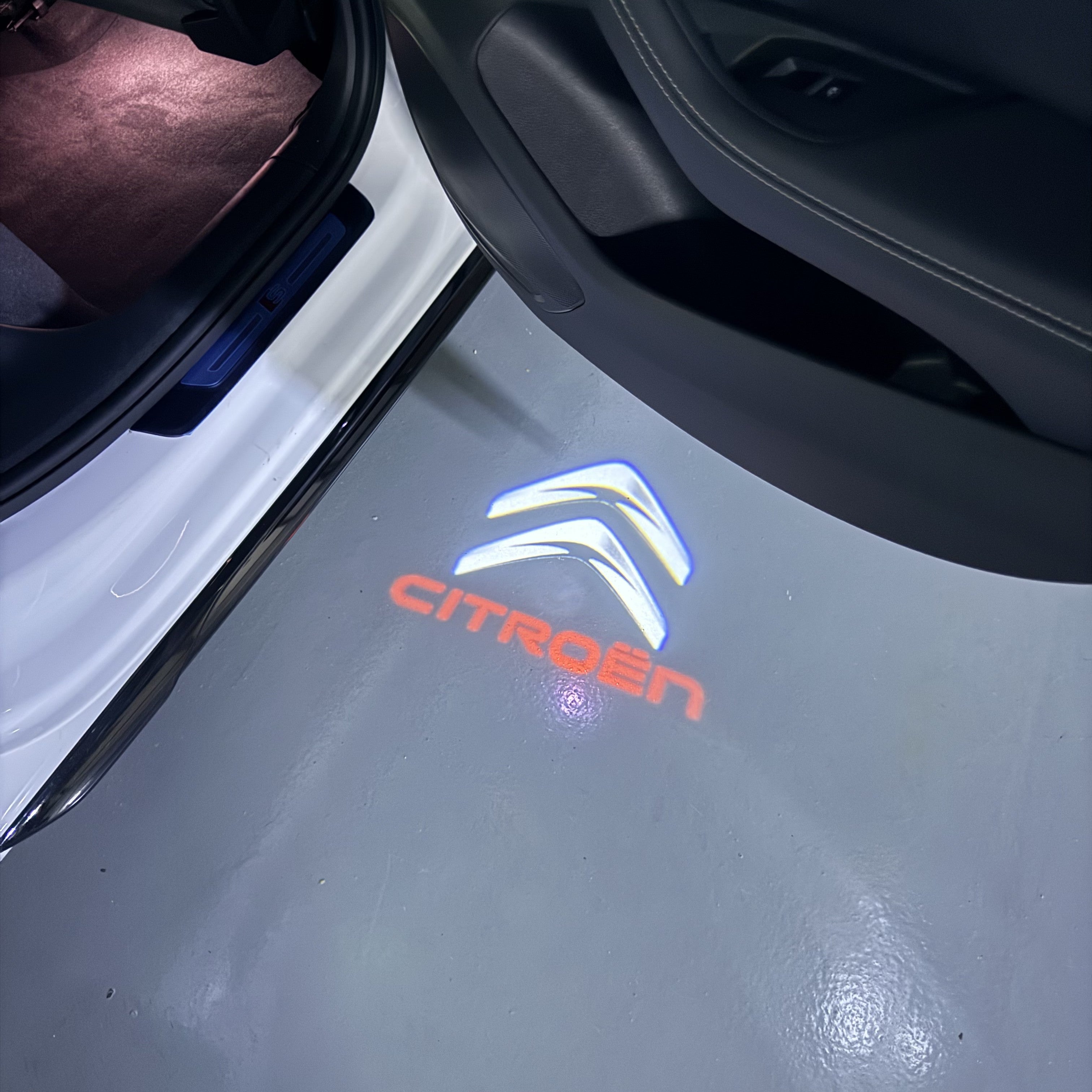 CITROËN ORIGINAL LOGO PROJECTOT LIGHTS (quantity 1 = 2 Logo Films /2 door lights）Nr.2805S13b5