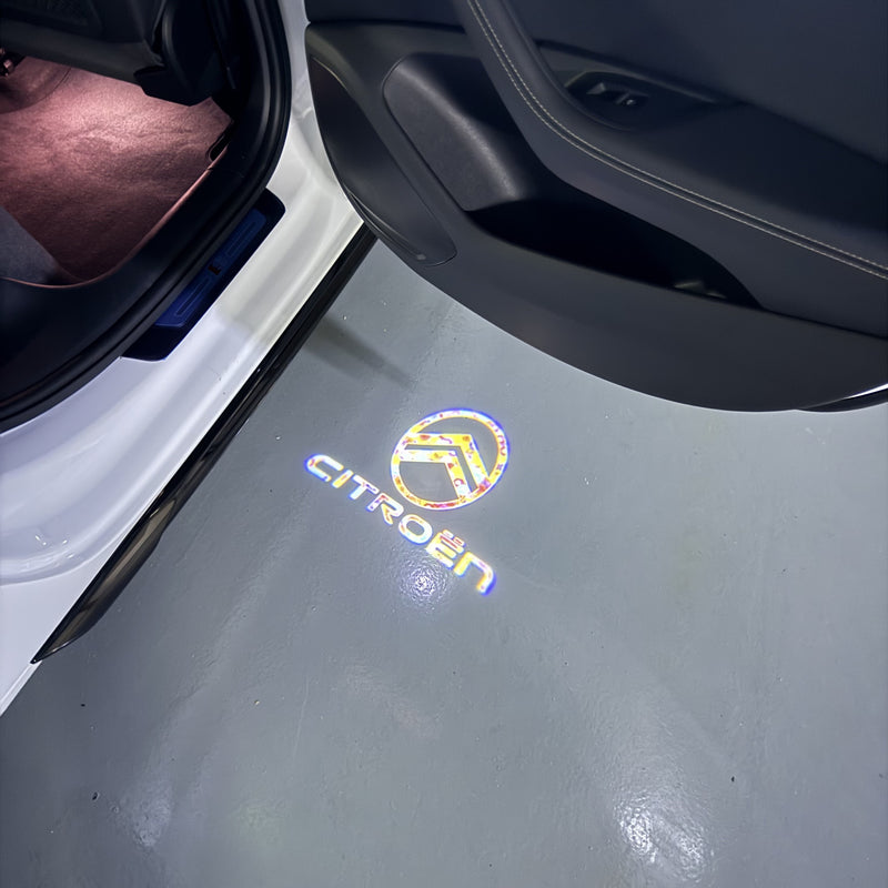 CITROËN ORIGINAL LOGO PROJECTOT LIGHTS Nr.2801 (quantità 1 = 2 pellicole logo /2 luci porta） 
