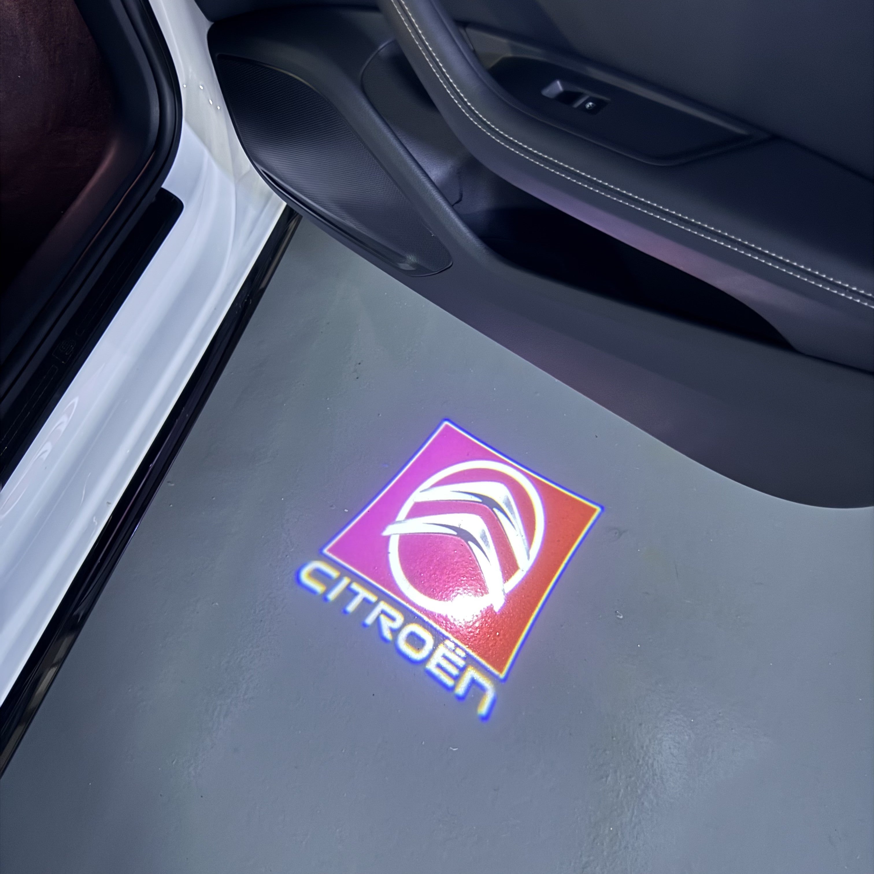 CITROËN ORIGINAL LOGO PROJECTOT LIGHTS (quantity 1 = 2 Logo Films /2 door lights）Nr.2805S13b1f7