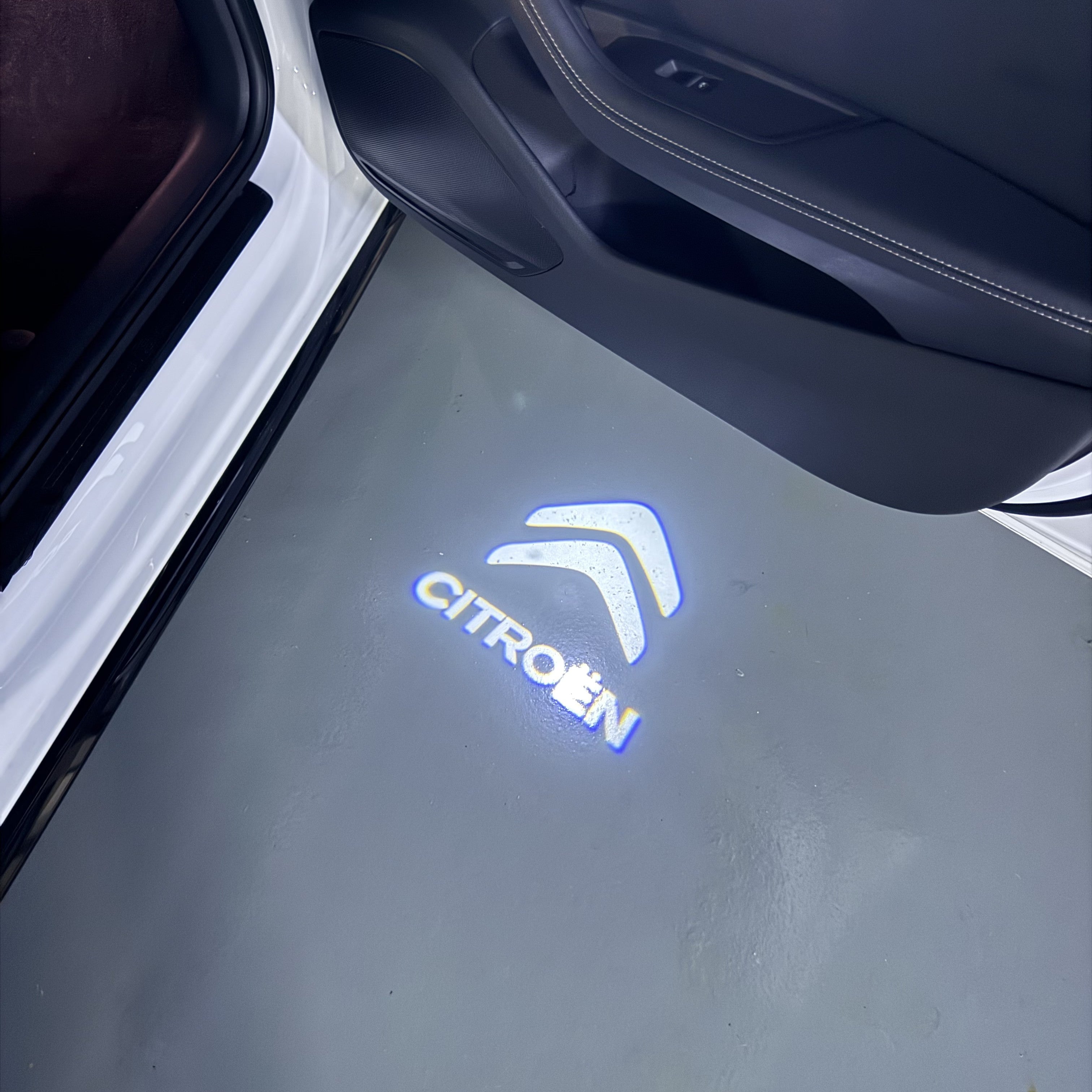 CITROËN ORIGINAL LOGO PROJECTOT LIGHTS (quantity 1 = 2 Logo Films /2 door lights）Nr.2805S13b1f8