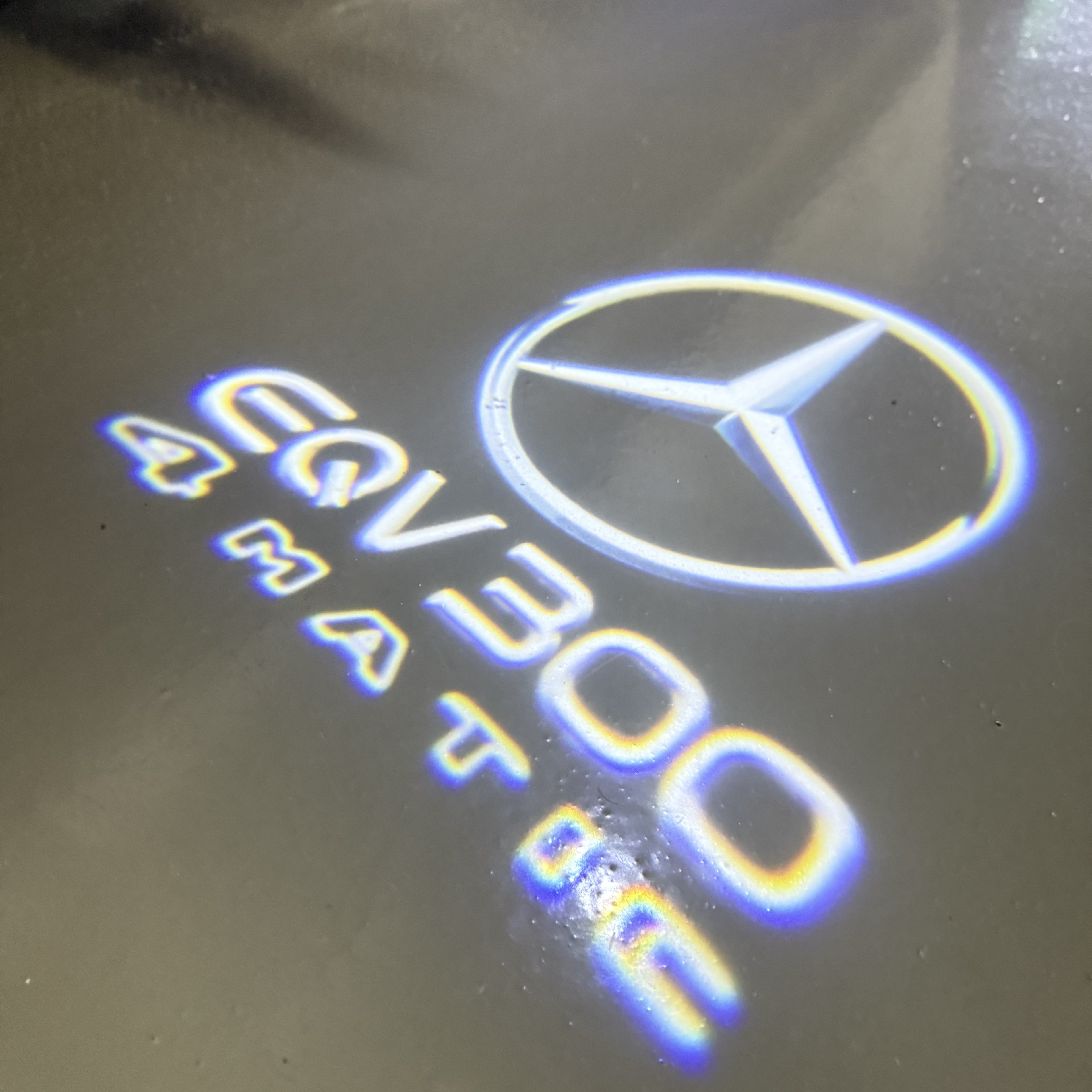 MERCEDES BENZ EQV 300  LOGO PROJECTOT LIGHTS  (quantity 1 = 1 set /2 door lights with 2 logo films)Nr.02M147