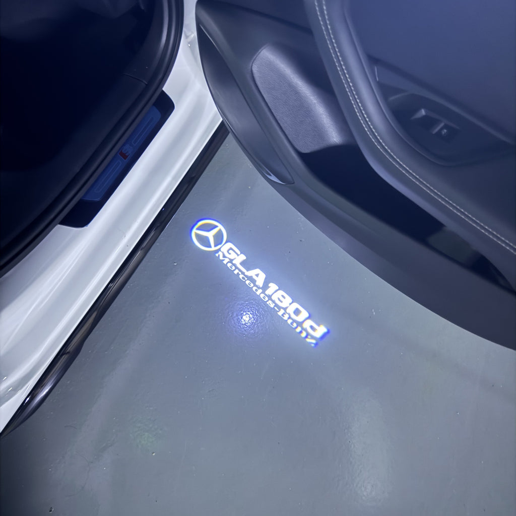 MERCEDES BENZ GLA 180d LOGO PROJECTOT LIGHTS  (quantity 1 = 1 set /2 door lights with 2 logo films)Nr.02M404