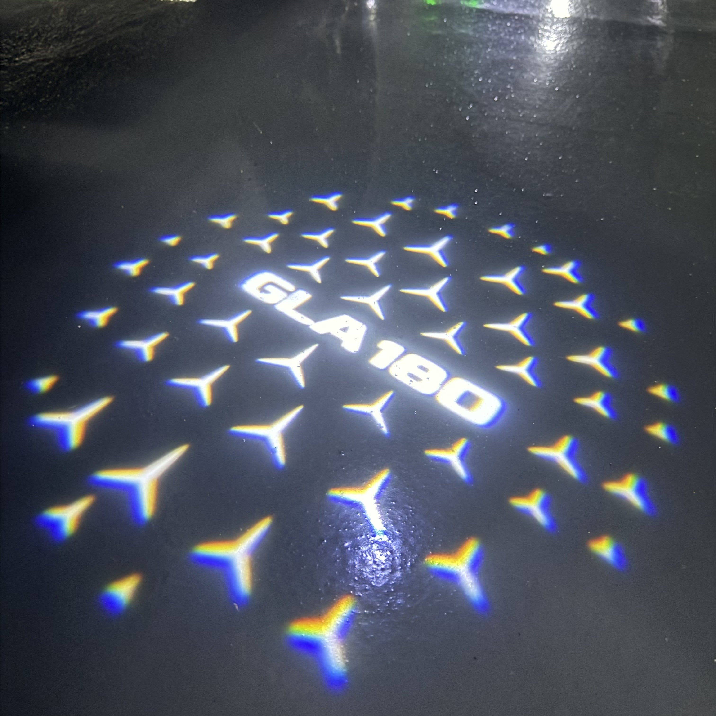 MERCEDES BENZ GLA 180 LOGO PROJECTOT LIGHTS  (quantity 1 = 1 set /2 door lights with 2 logo films)Nr.02M403