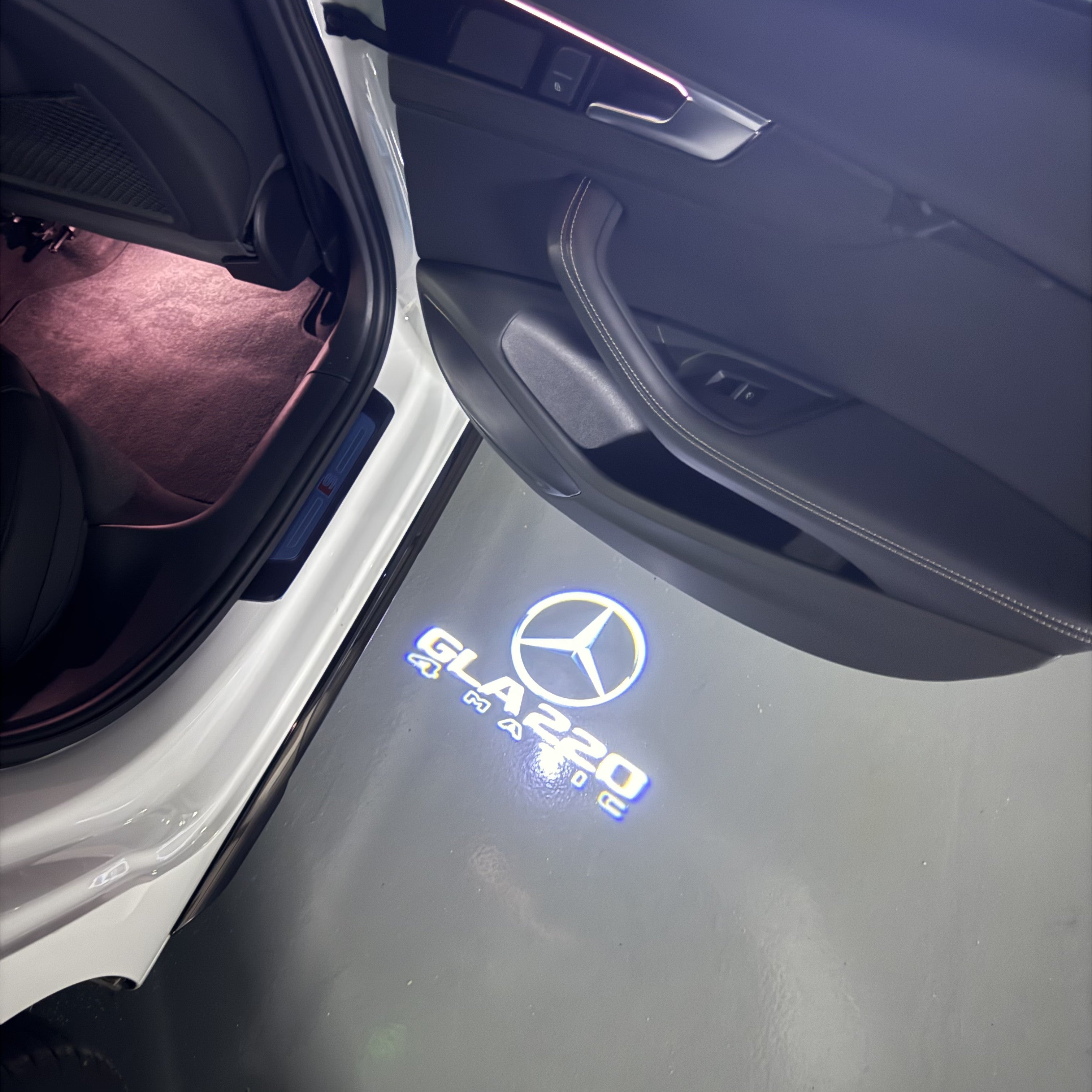 MERCEDES BENZ GLA 220 LOGO PROJECTOT LIGHTS  (quantity 1 = 1 set /2 door lights with 2 logo films)Nr.02M410