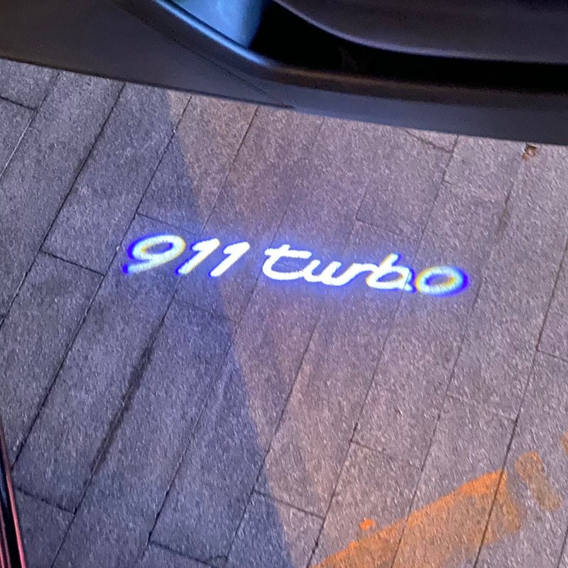 PORSCHE 911 LOGO PROJECTOT LIGHTS Nr.49 (Menge 1 = 2 Logofolie / 2 Türleuchten) 