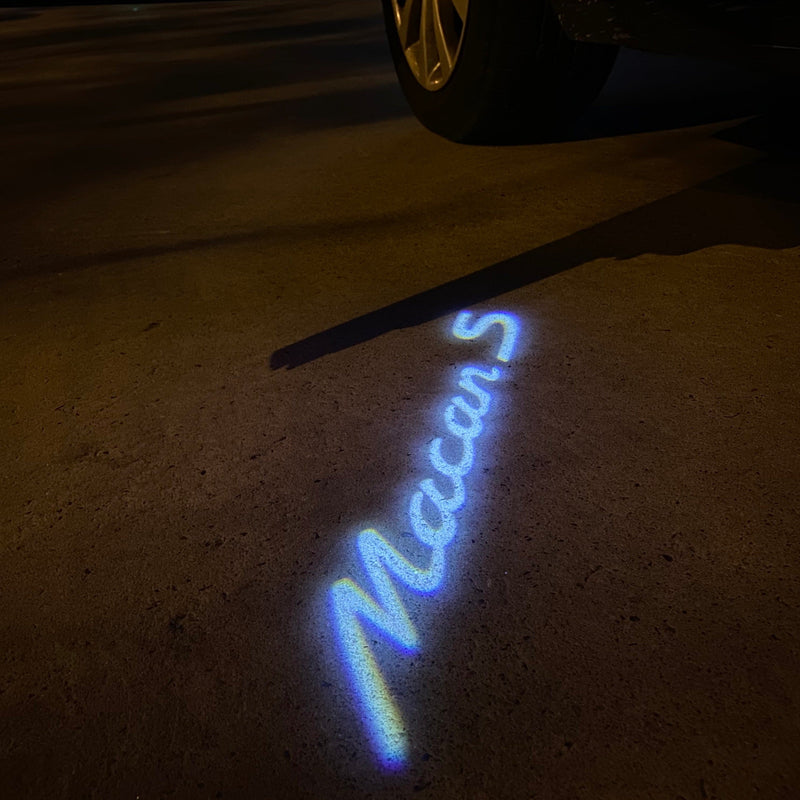 PORSCHE MACAN LOGO PROJECTOT LIGHTS Nr.8091(quantità 1 = 2 pellicole logo / 2 luci porta) 